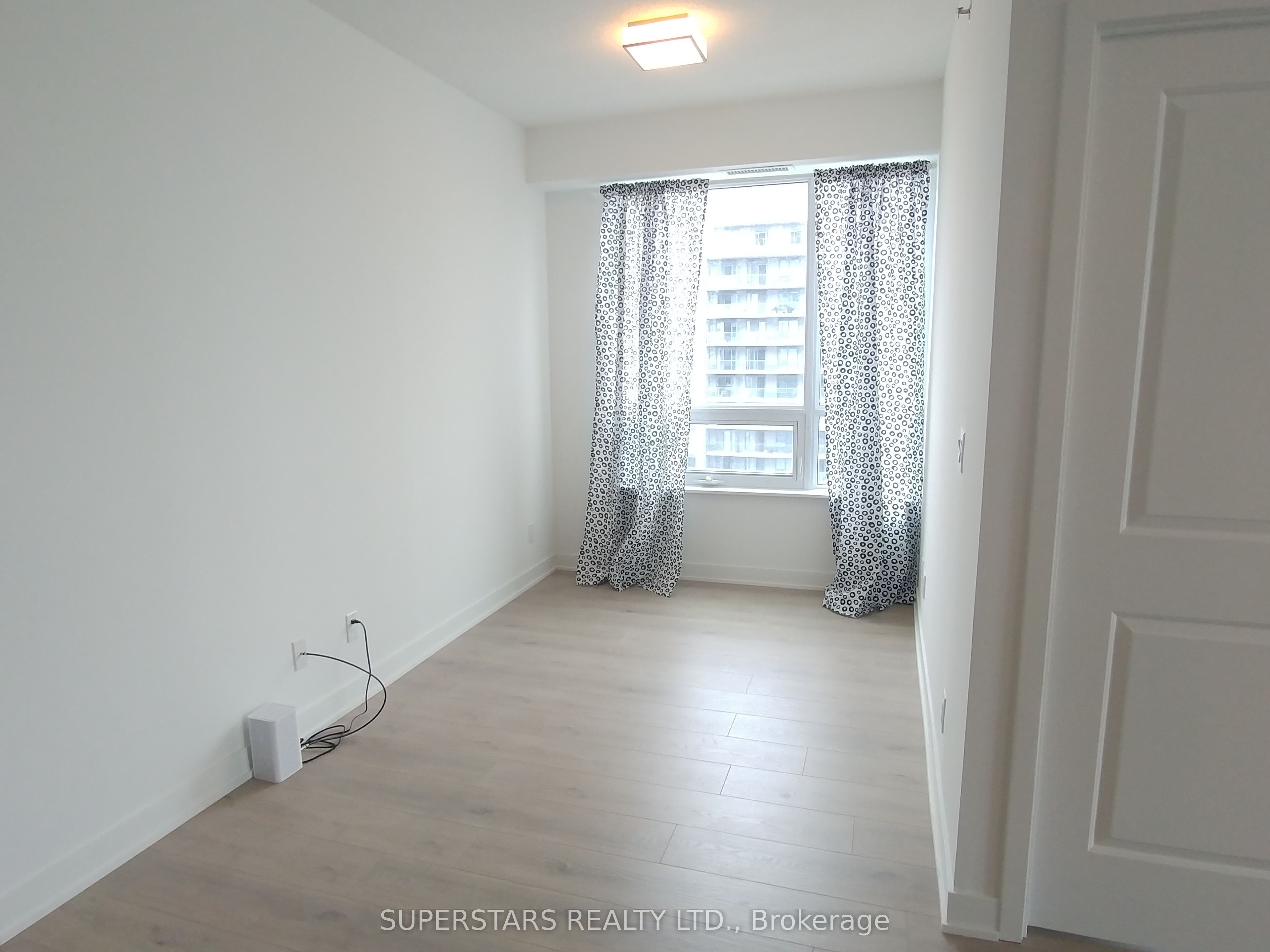 195 Bonis Avenue 1703 Property Photo 14