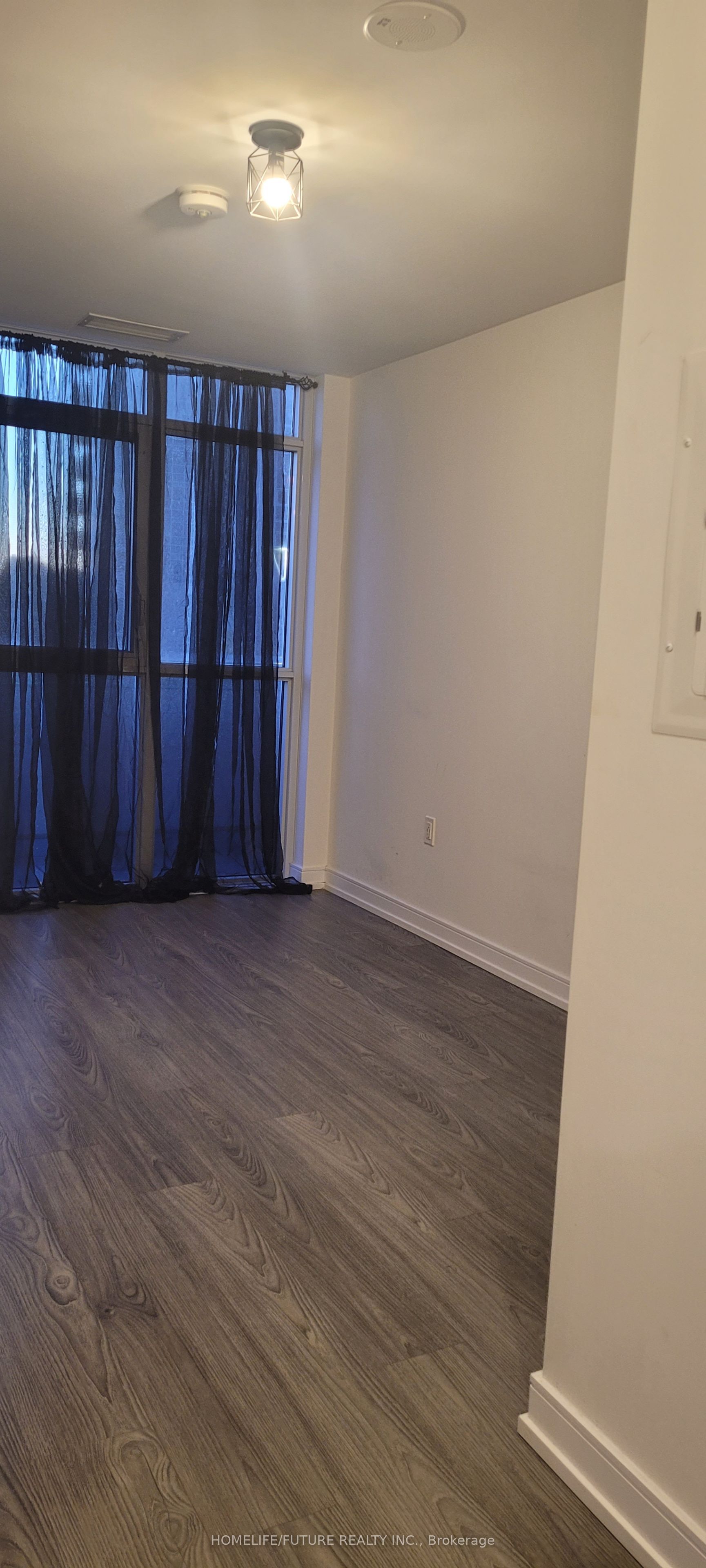 225 Village Green Square 207 Property Photo 1