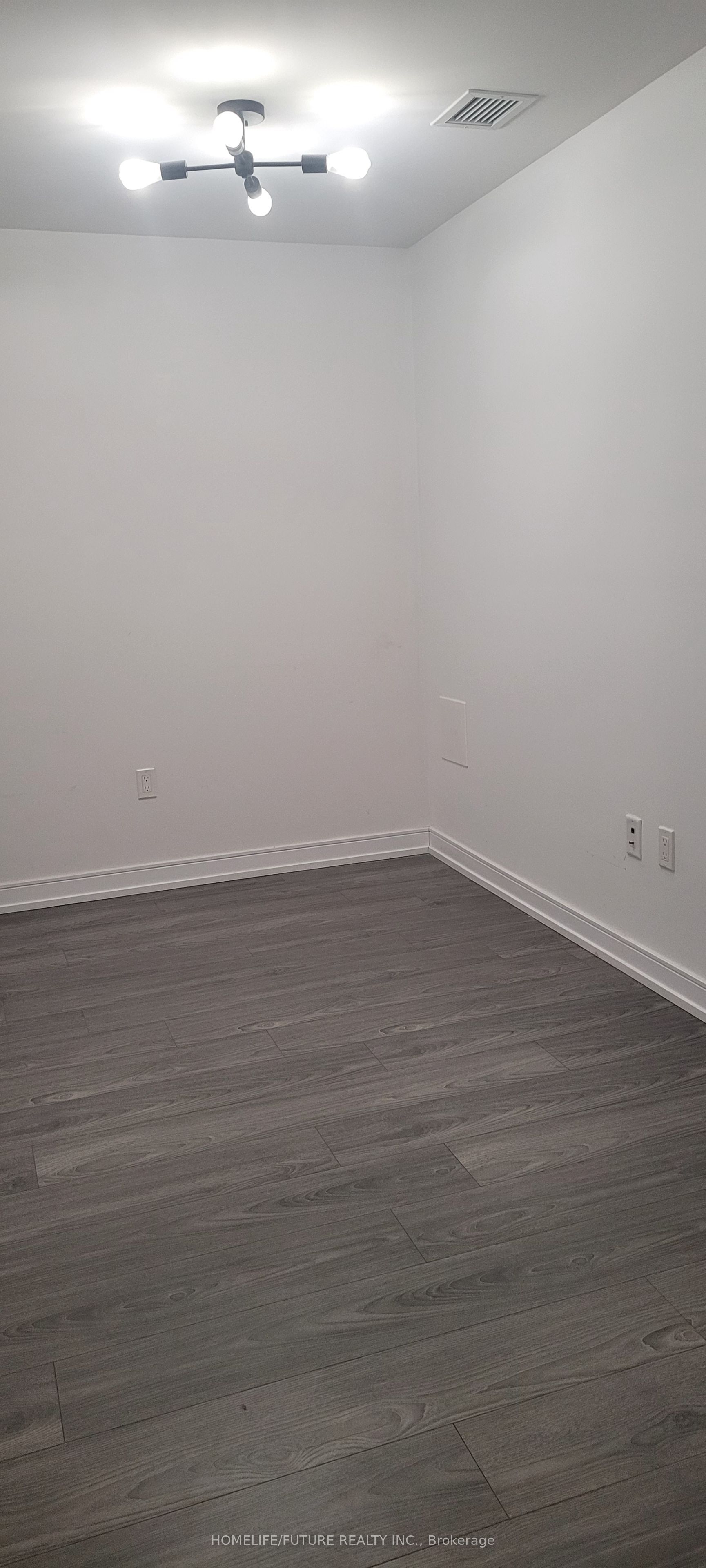 225 Village Green Square 207 Property Photo 2