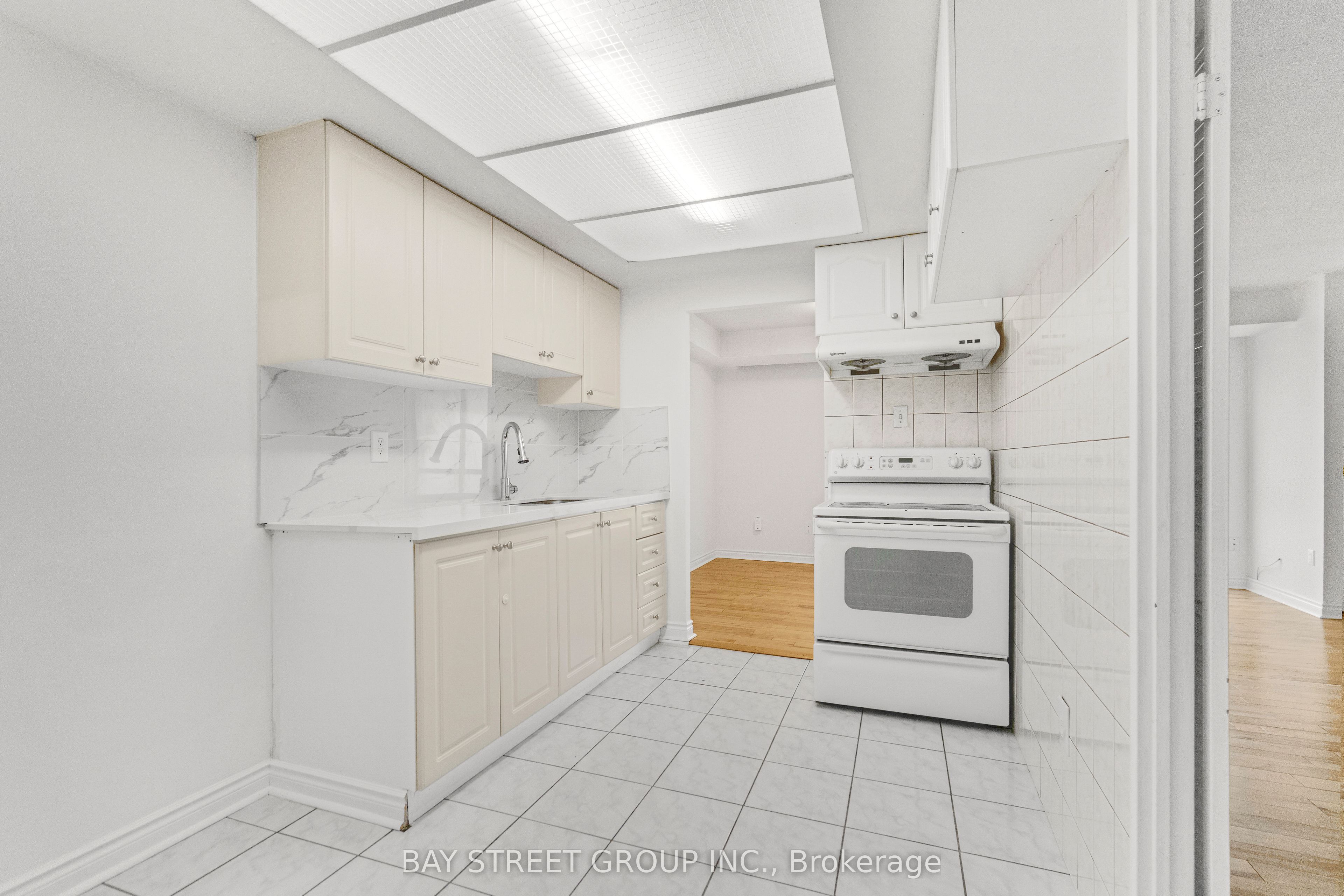 10 Stonehill Court 1207 Property Photo 17
