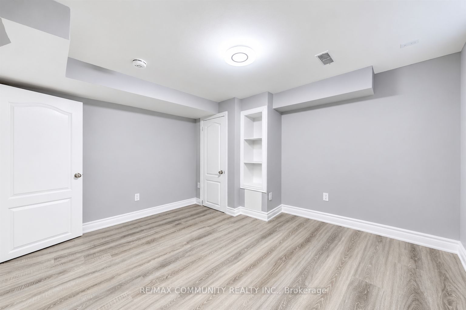 507 Brock Street S Bsmt Property Photo 9