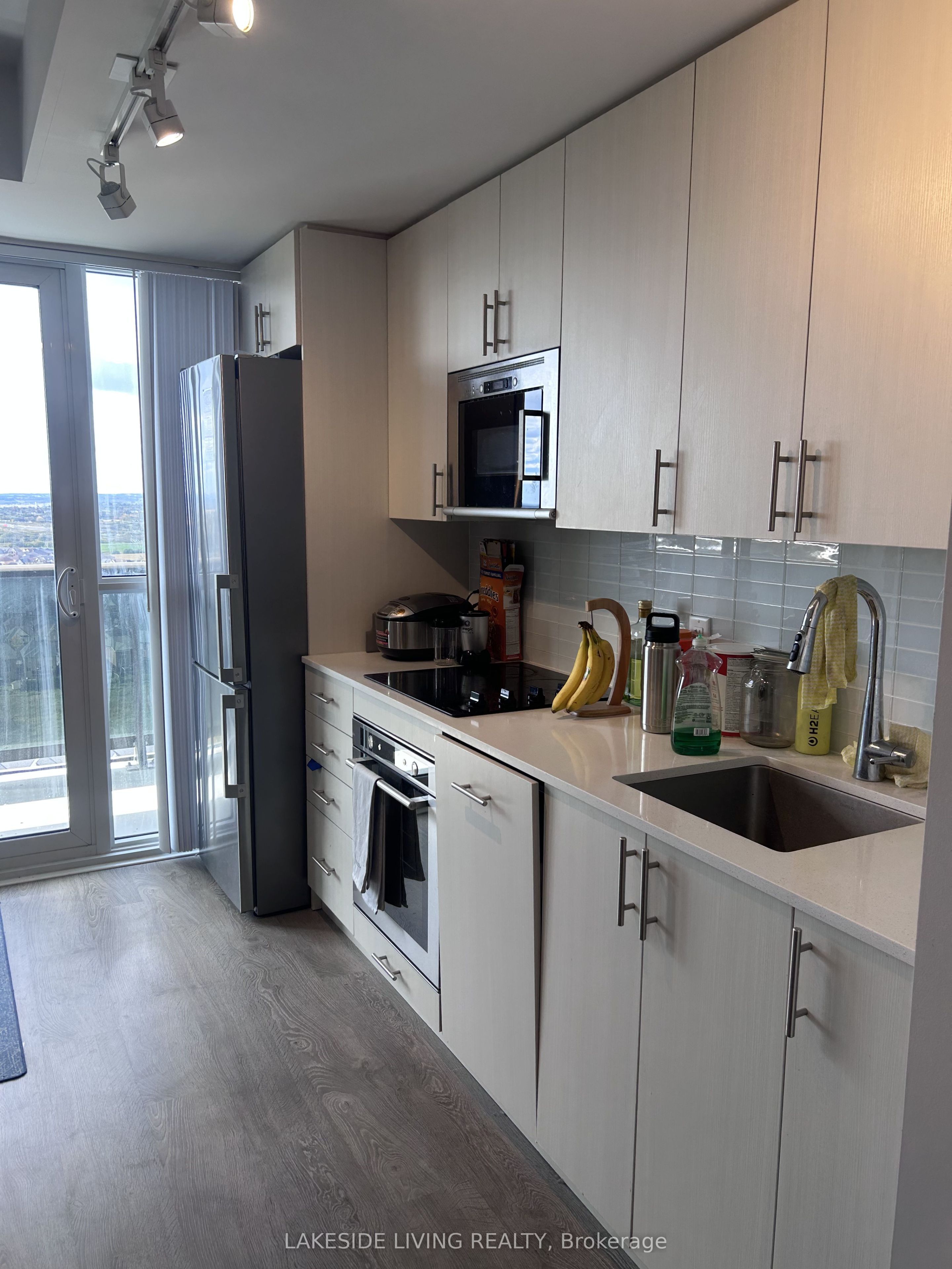 2550 Simcoe Street N 2201 Property Photo 3