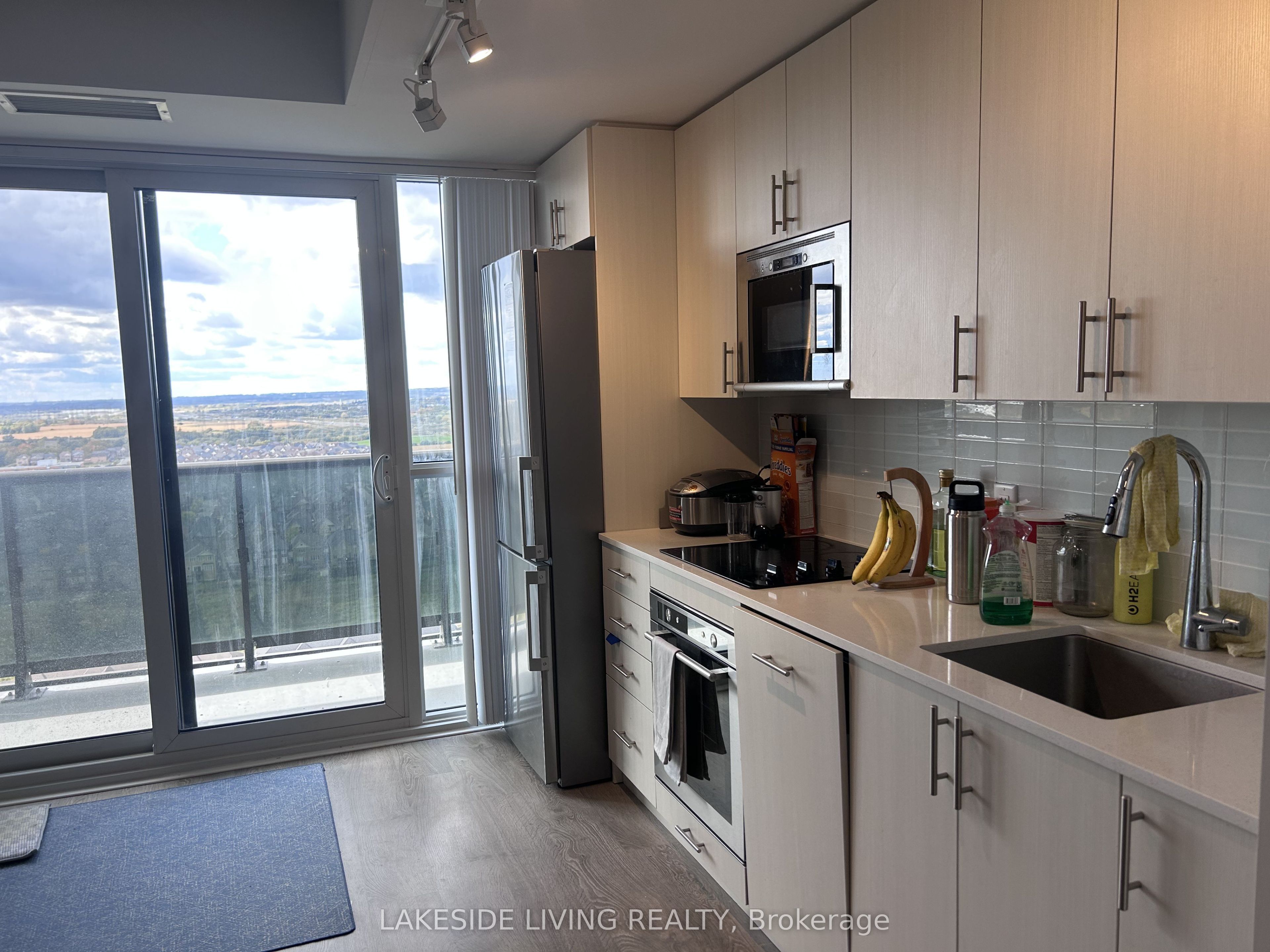 2550 Simcoe Street N 2201 Property Photo 4