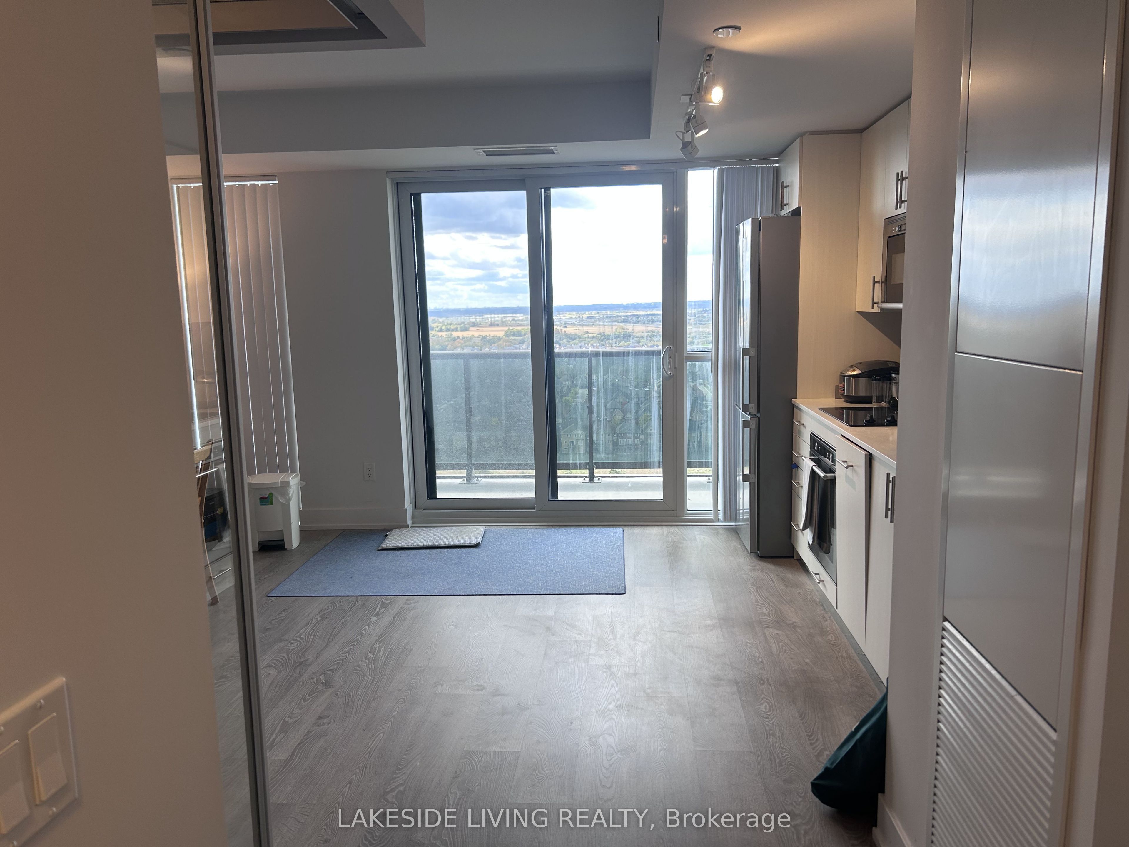 2550 Simcoe Street N 2201 Property Photo 6