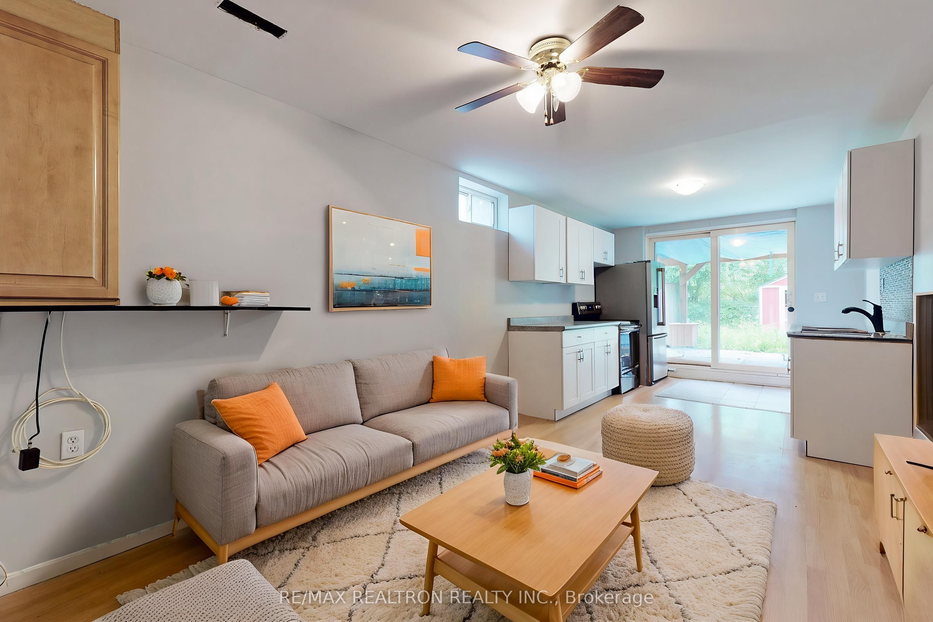1250 Dartmoor Street #lower Property Photo 3