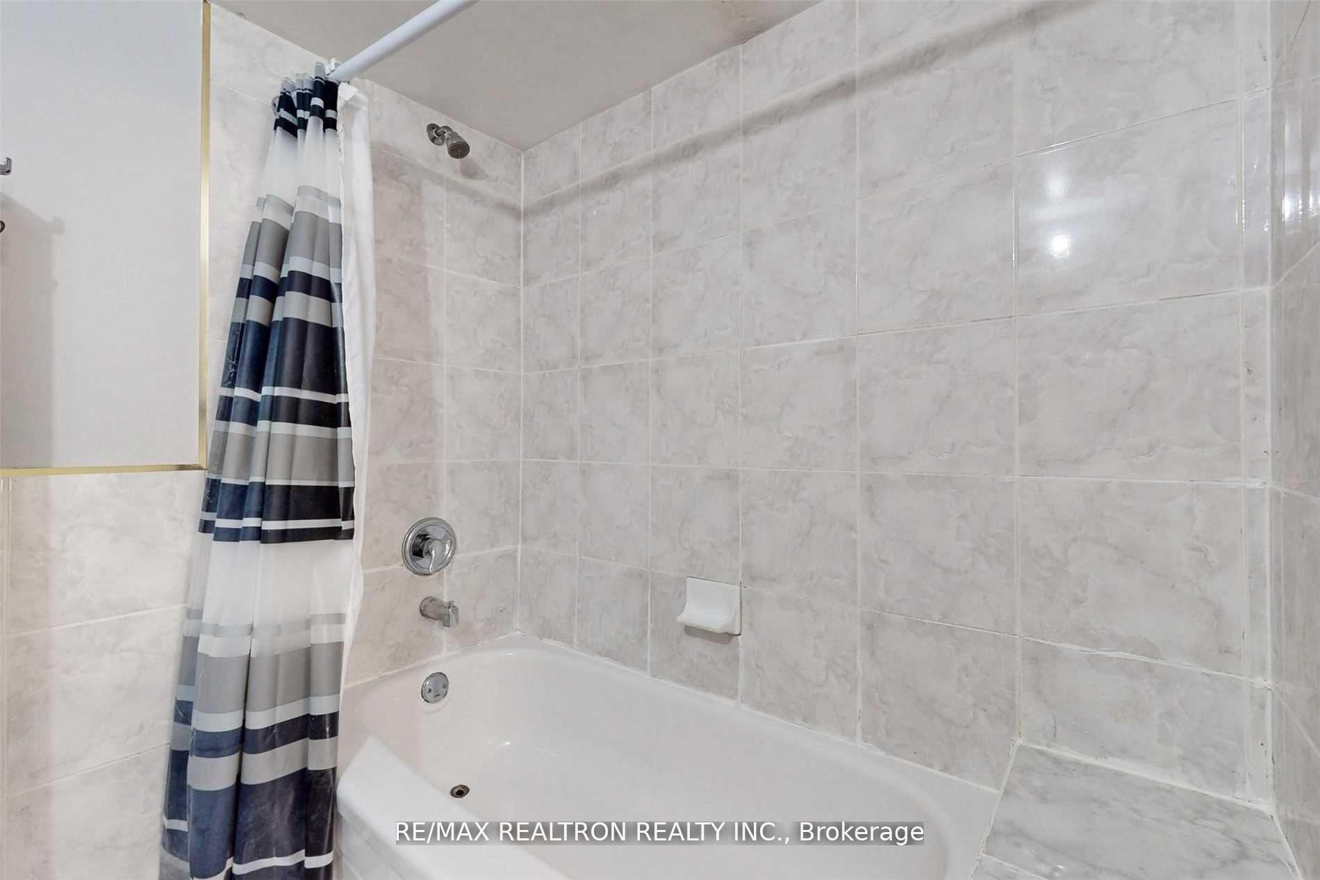 1250 Dartmoor Street #lower Property Photo 9