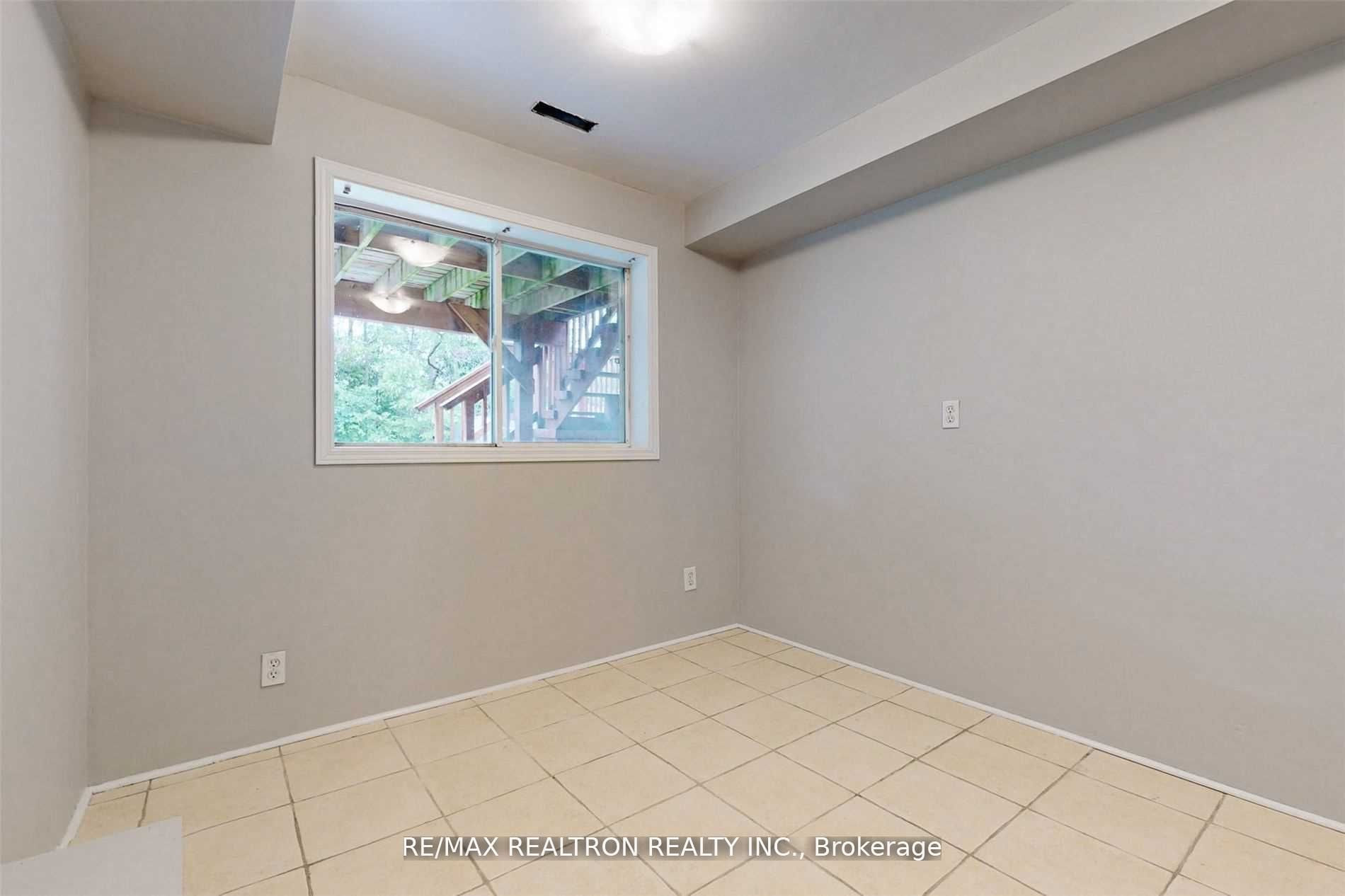 1250 Dartmoor Street #lower Property Photo 20