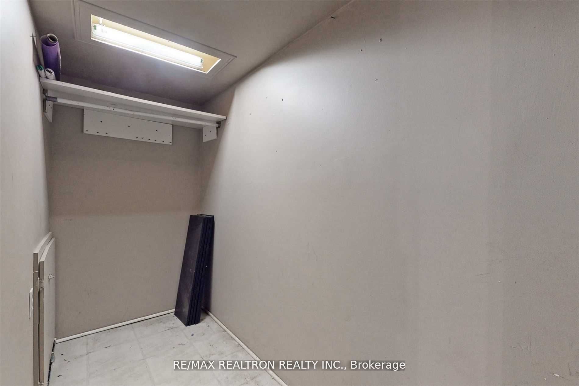 1250 Dartmoor Street #lower Property Photo 24