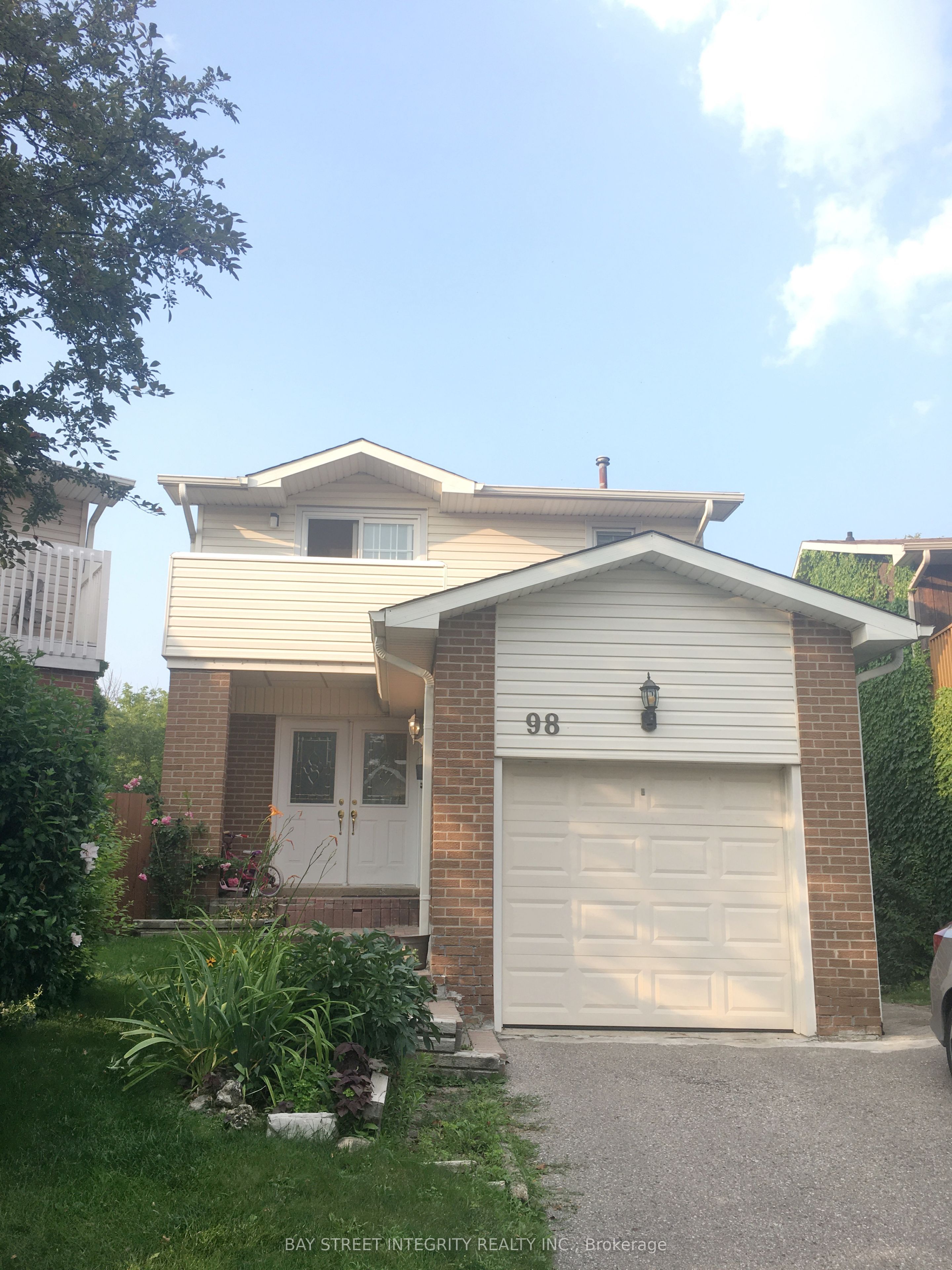 98 Carolbreen Square W/o Bsmt Property Photo 1