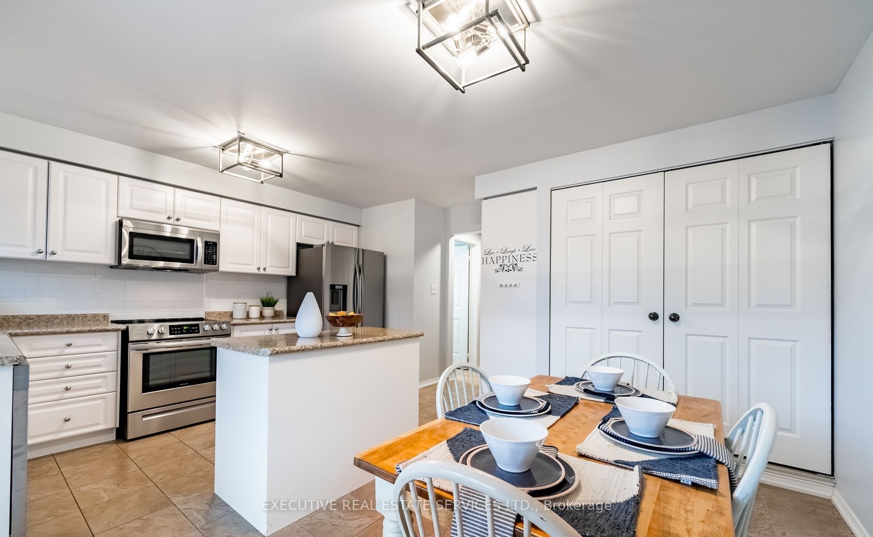 495 Rossland Road E Property Photo 5