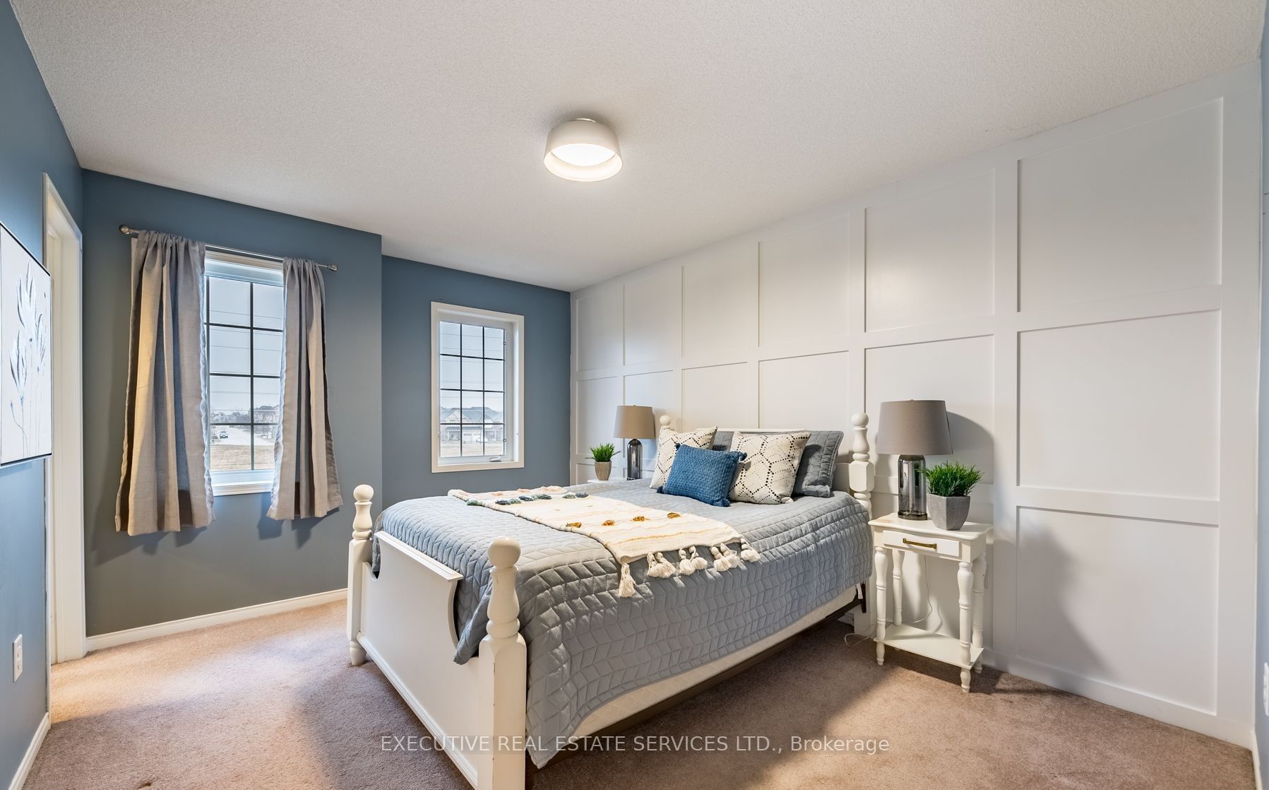 495 Rossland Road E Property Photo 13