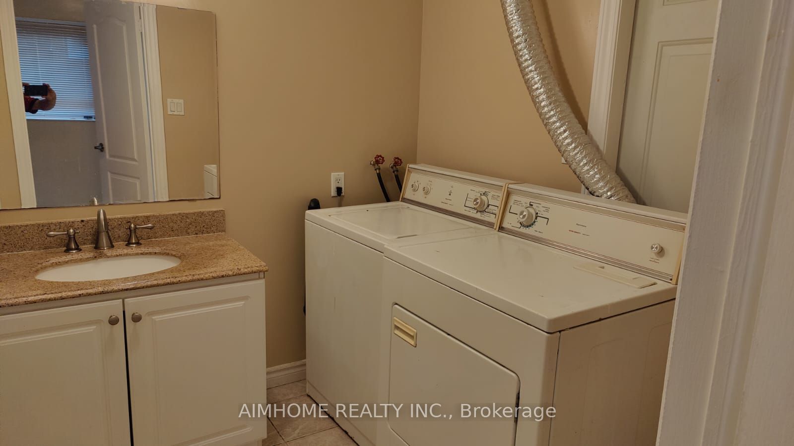 39 Keyworth (ground Floor) Trail Property Photo 3