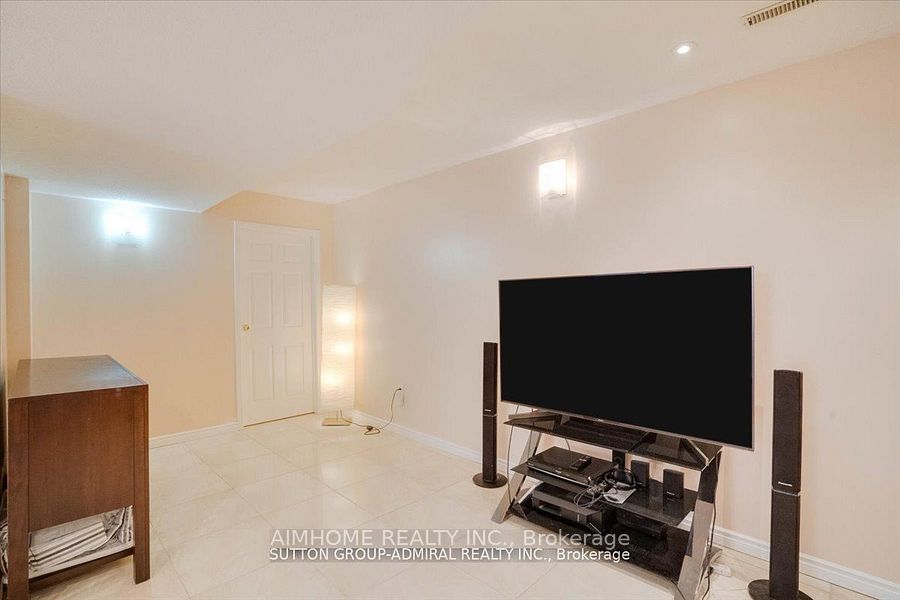 39 Keyworth (ground Floor) Trail Property Photo 6