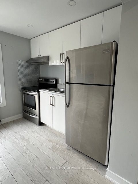 1659 Gerrard Street E 1 Property Photo 5
