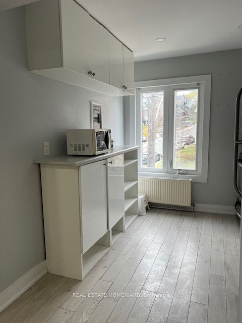 1659 Gerrard Street E 1 Property Photo 6