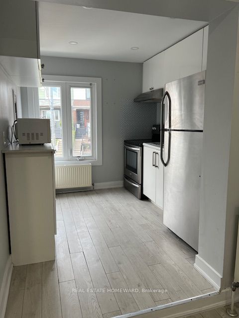 1659 Gerrard Street E 1 Property Photo 8