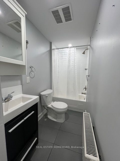 1659 Gerrard Street E 1 Property Photo 9