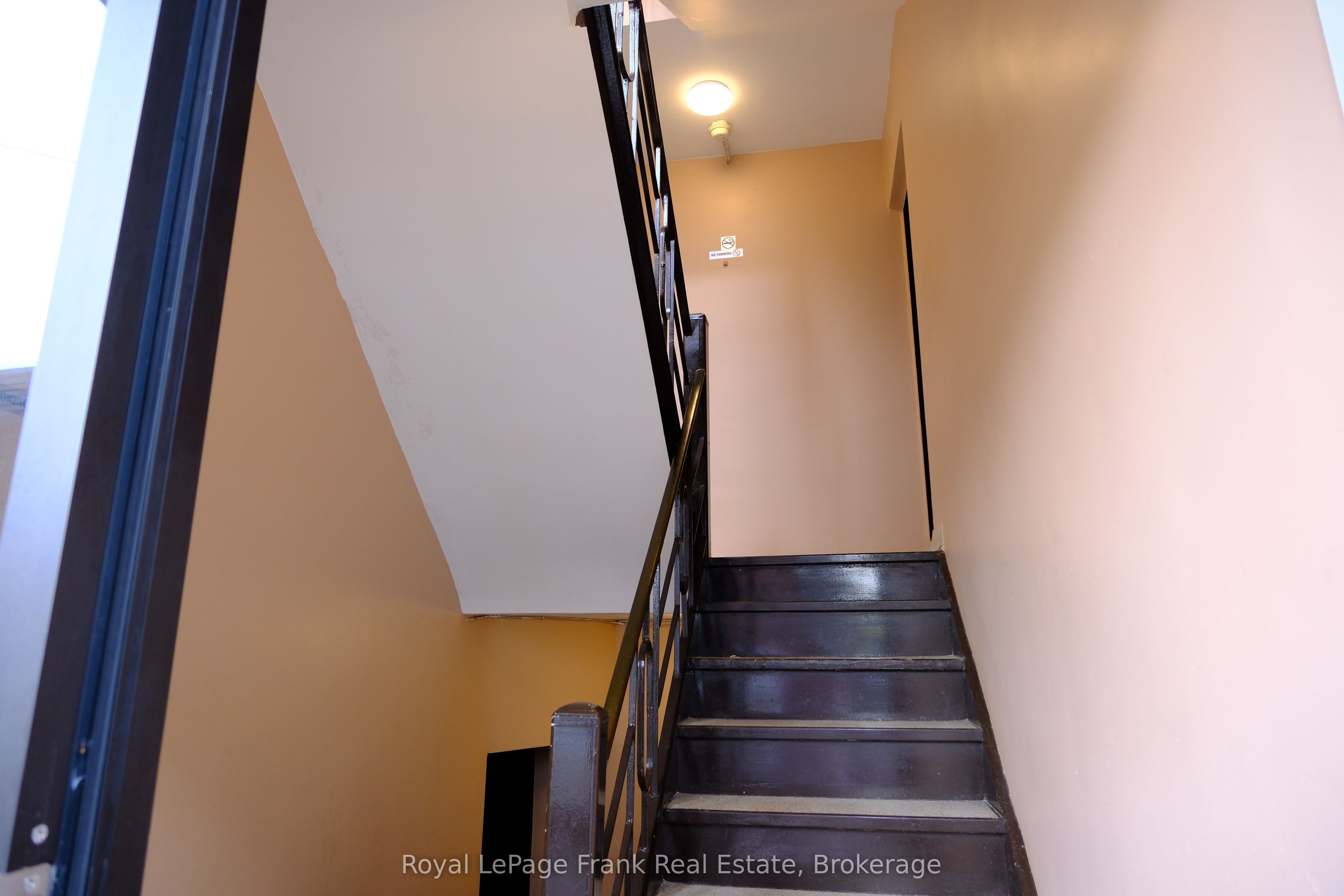 365 Elgin Court 3 Property Photo 2