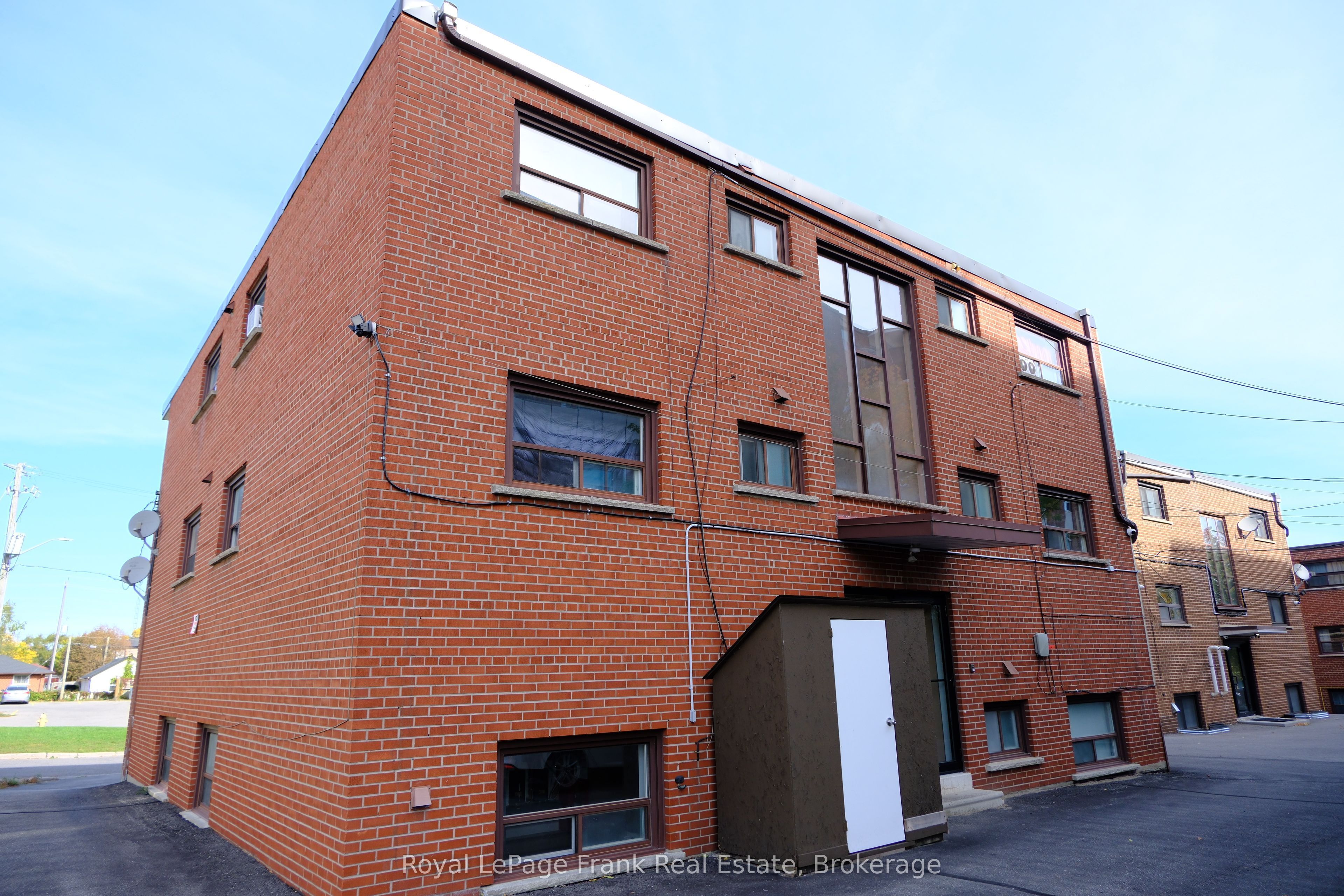 365 Elgin Court 3 Property Photo 15