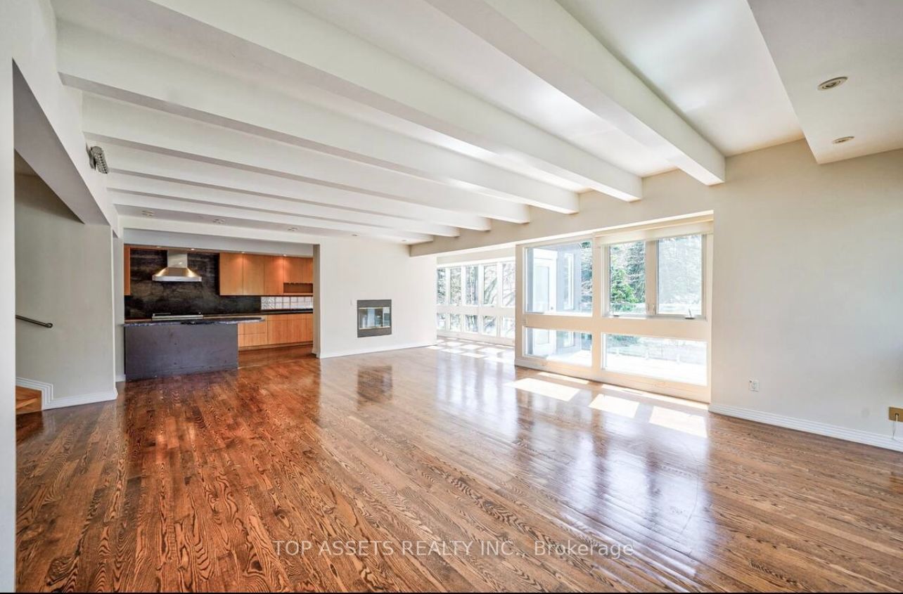 25 Fallingbrook Drive Property Photo 18