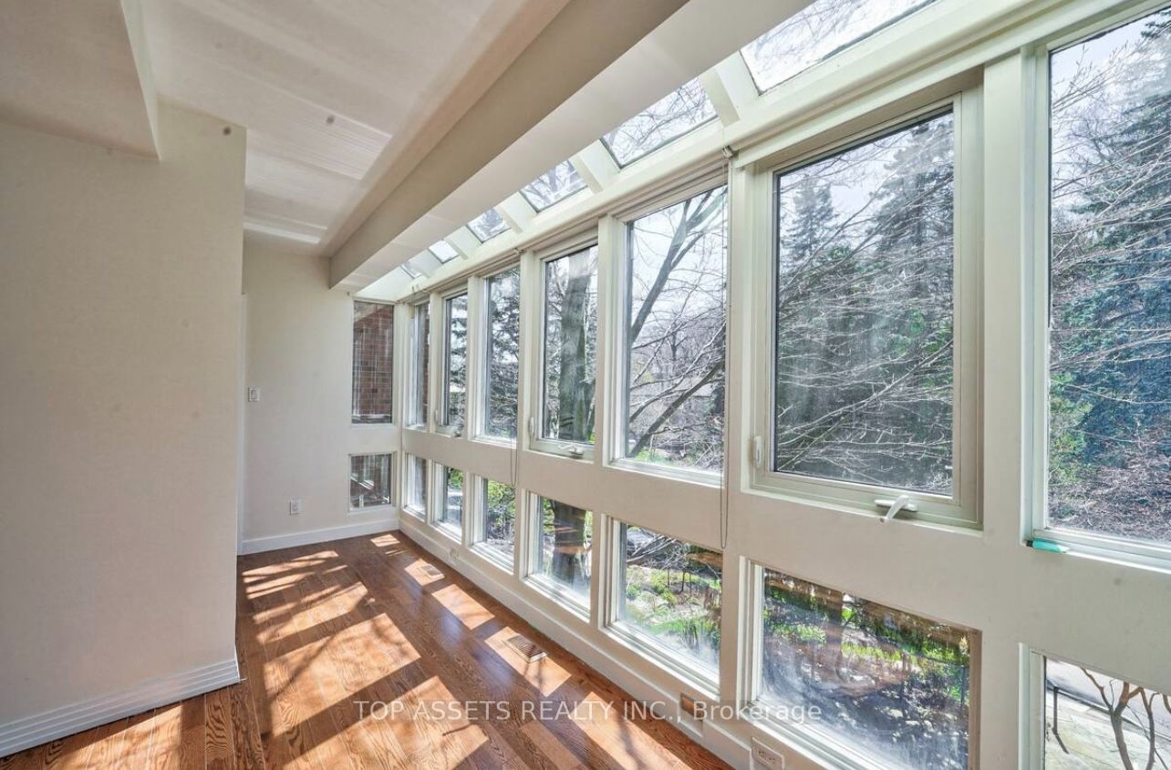 25 Fallingbrook Drive Property Photo 22