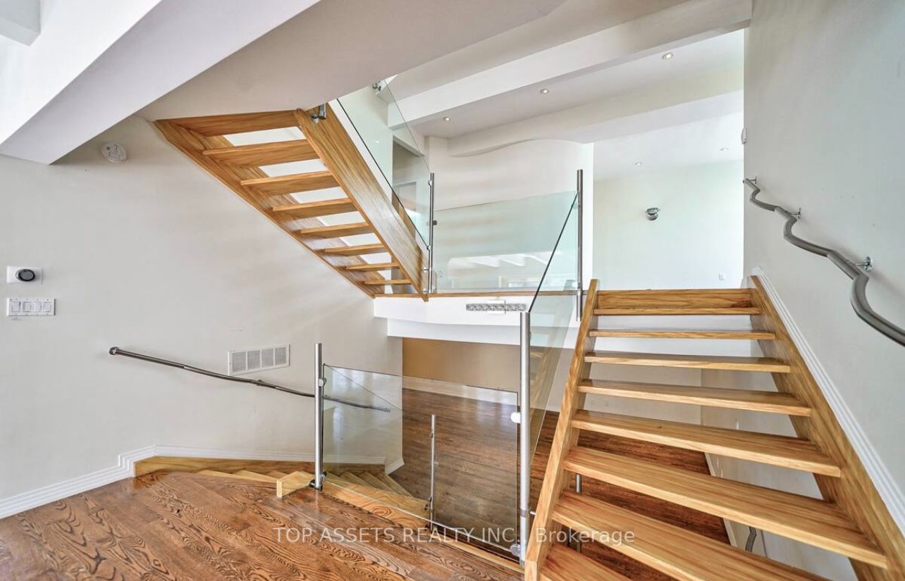 25 Fallingbrook Drive Property Photo 23