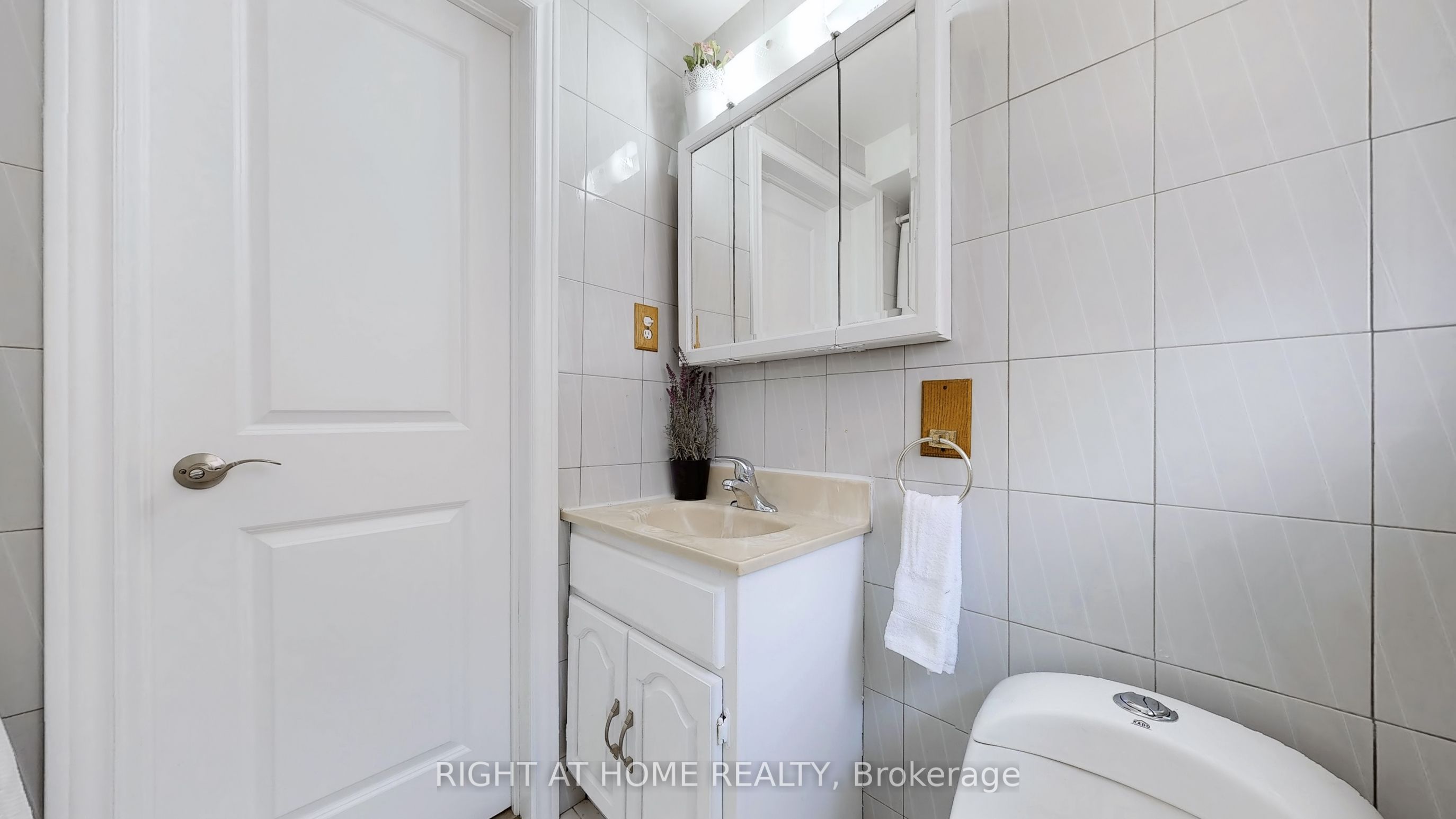 12a Kenmore Avenue Property Photo 24