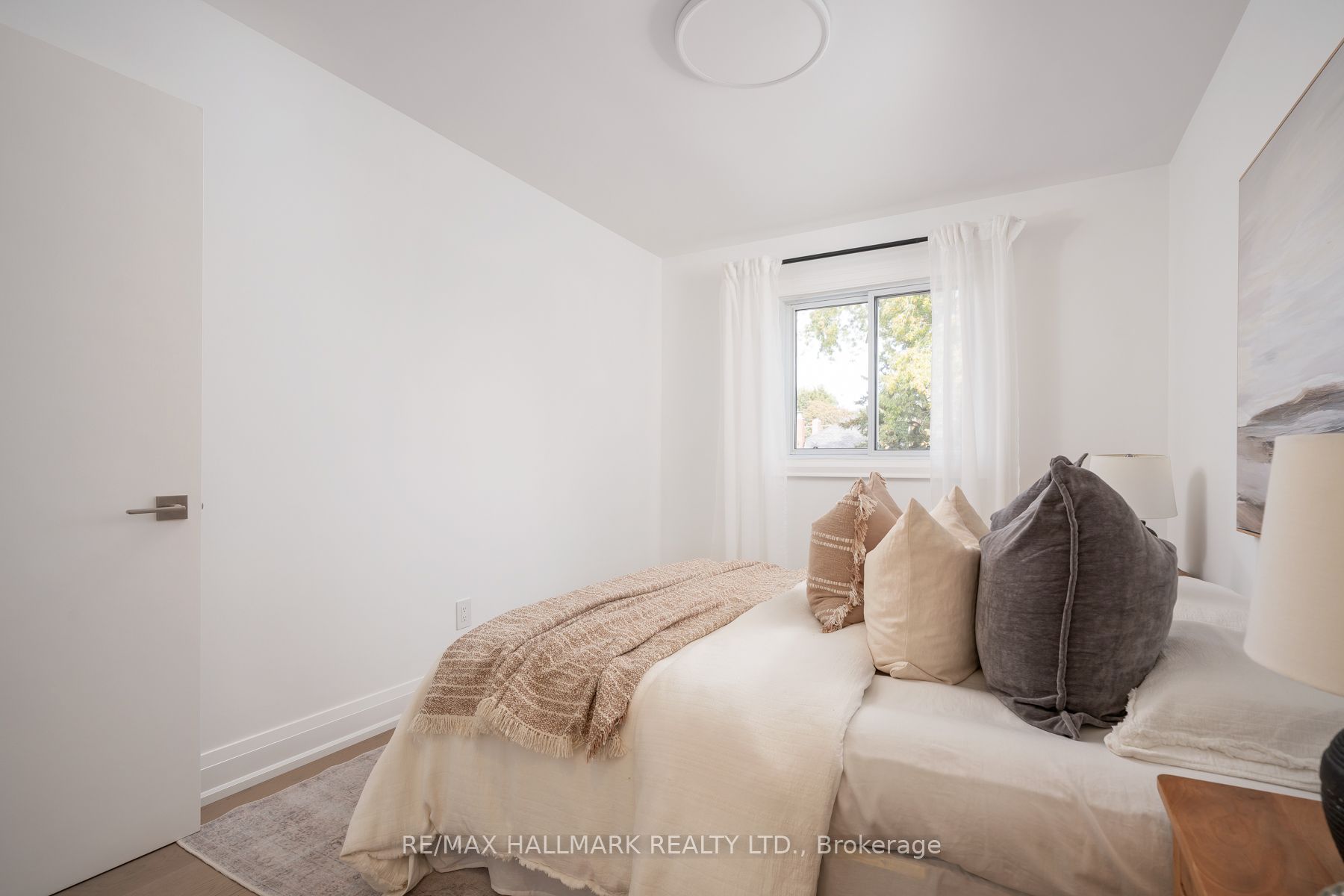 226 A Mortimer Avenue Property Photo 35