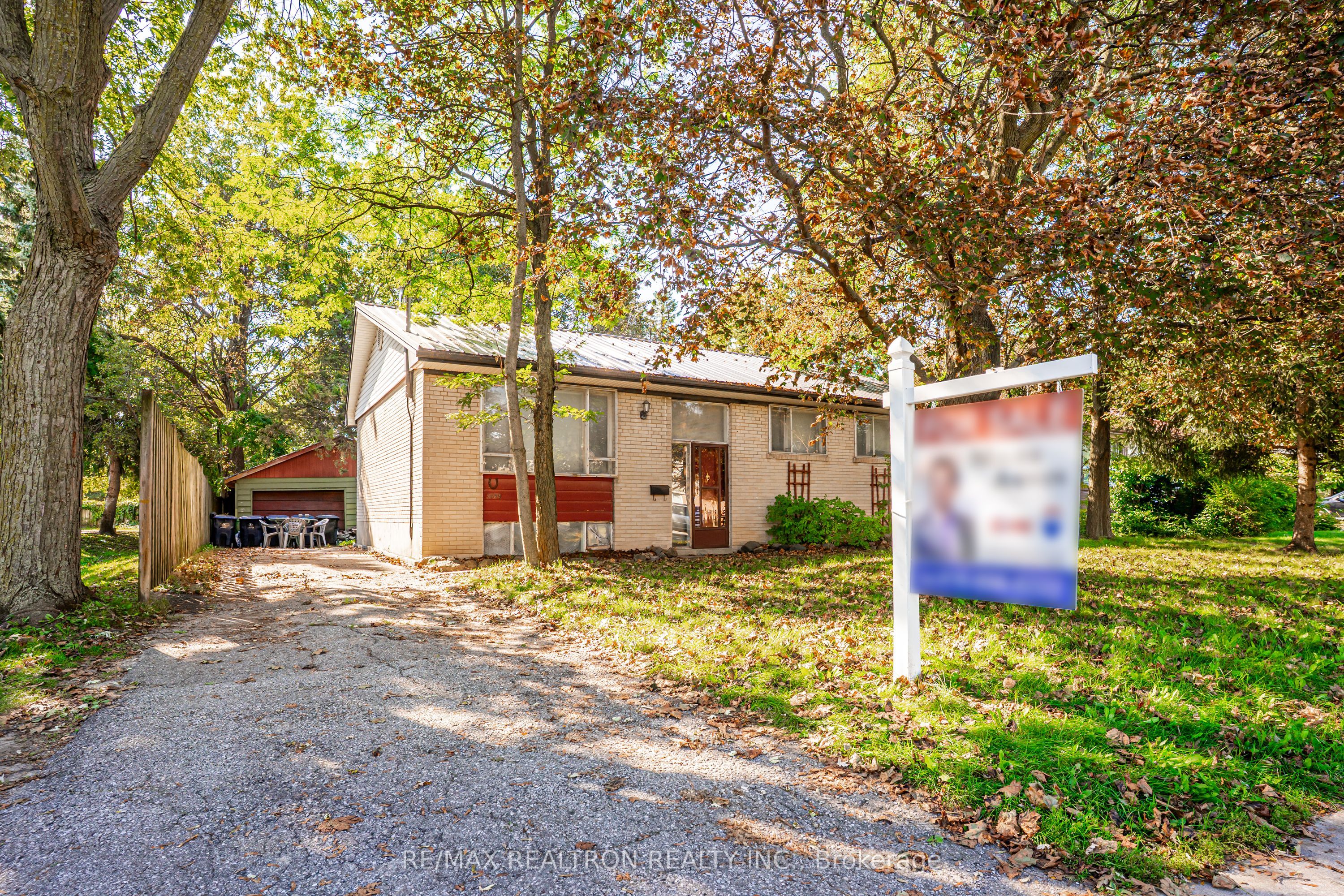 3859 Finch Avenue E Property Photo 4