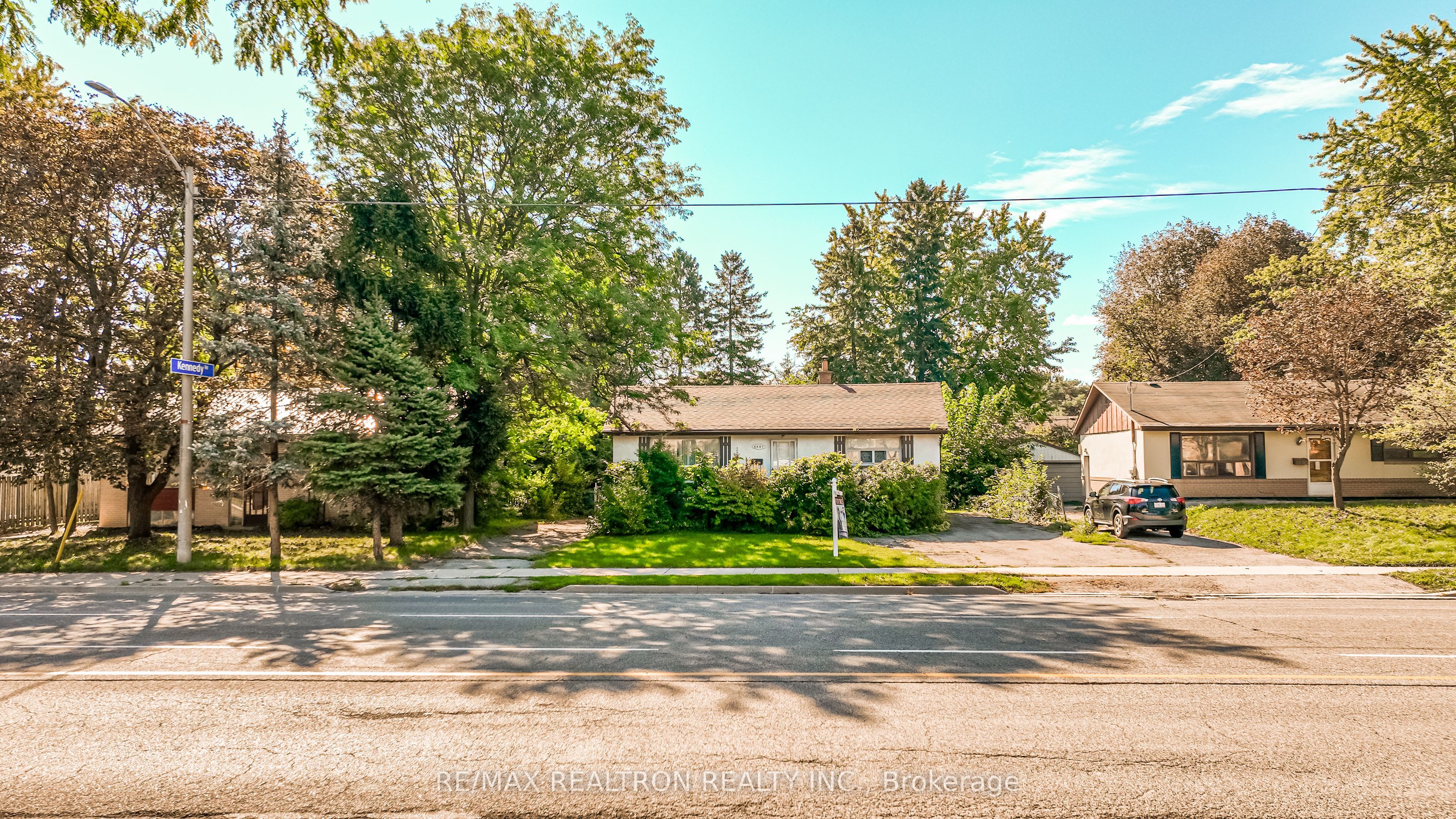 3859 Finch Avenue E Property Photo 11