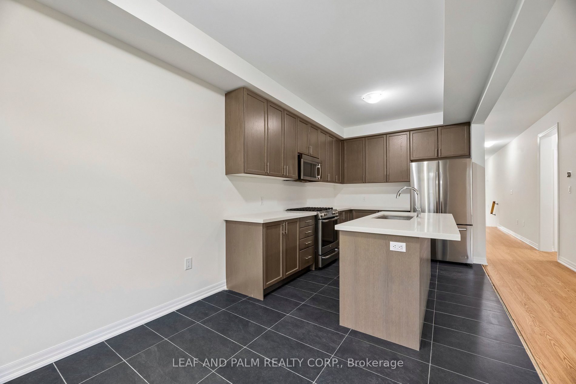 42 Northrop Avenue Property Photo 18
