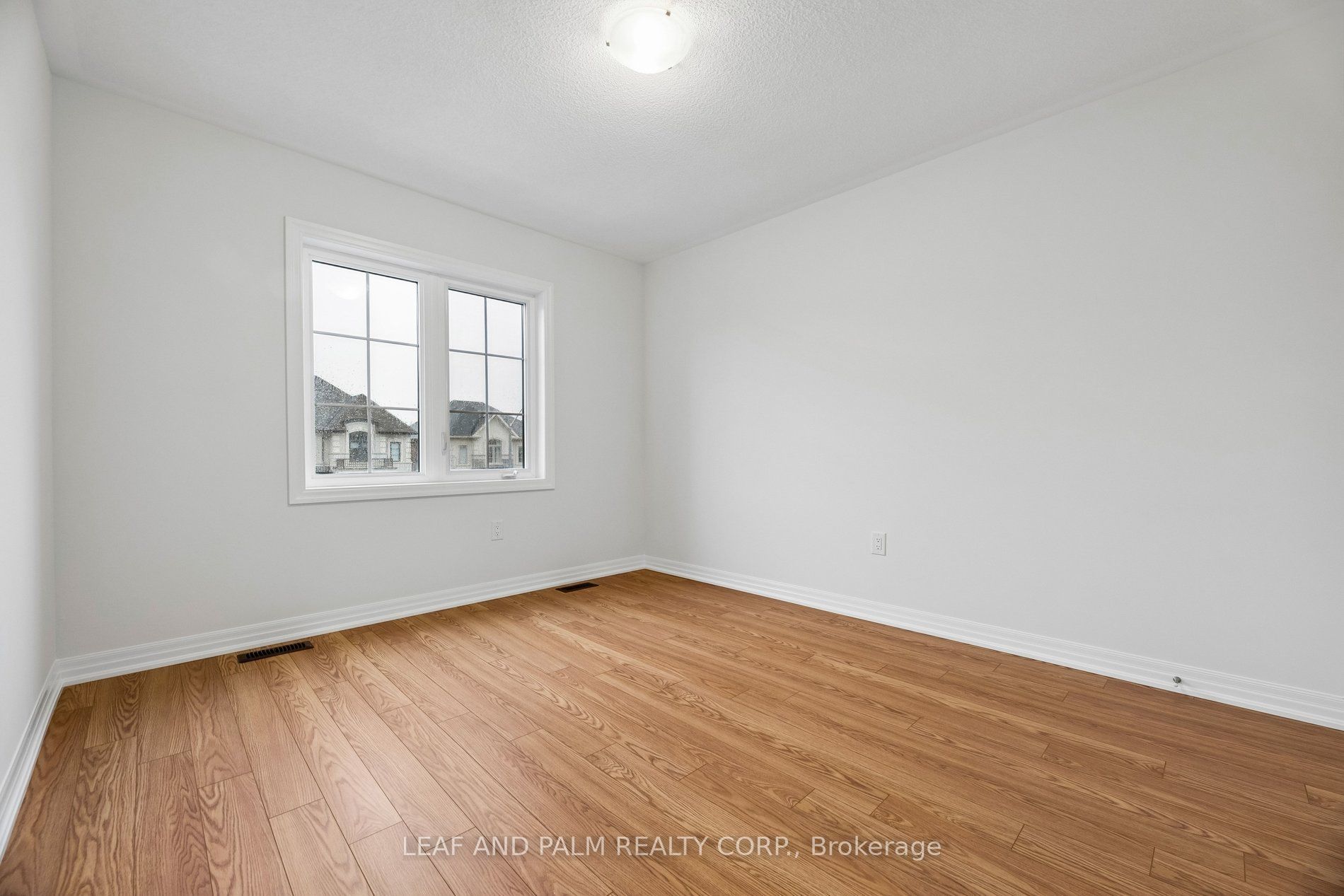 42 Northrop Avenue Property Photo 23