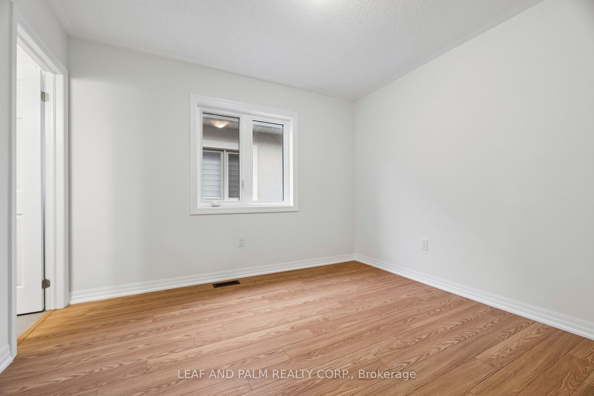 42 Northrop Avenue Property Photo 27