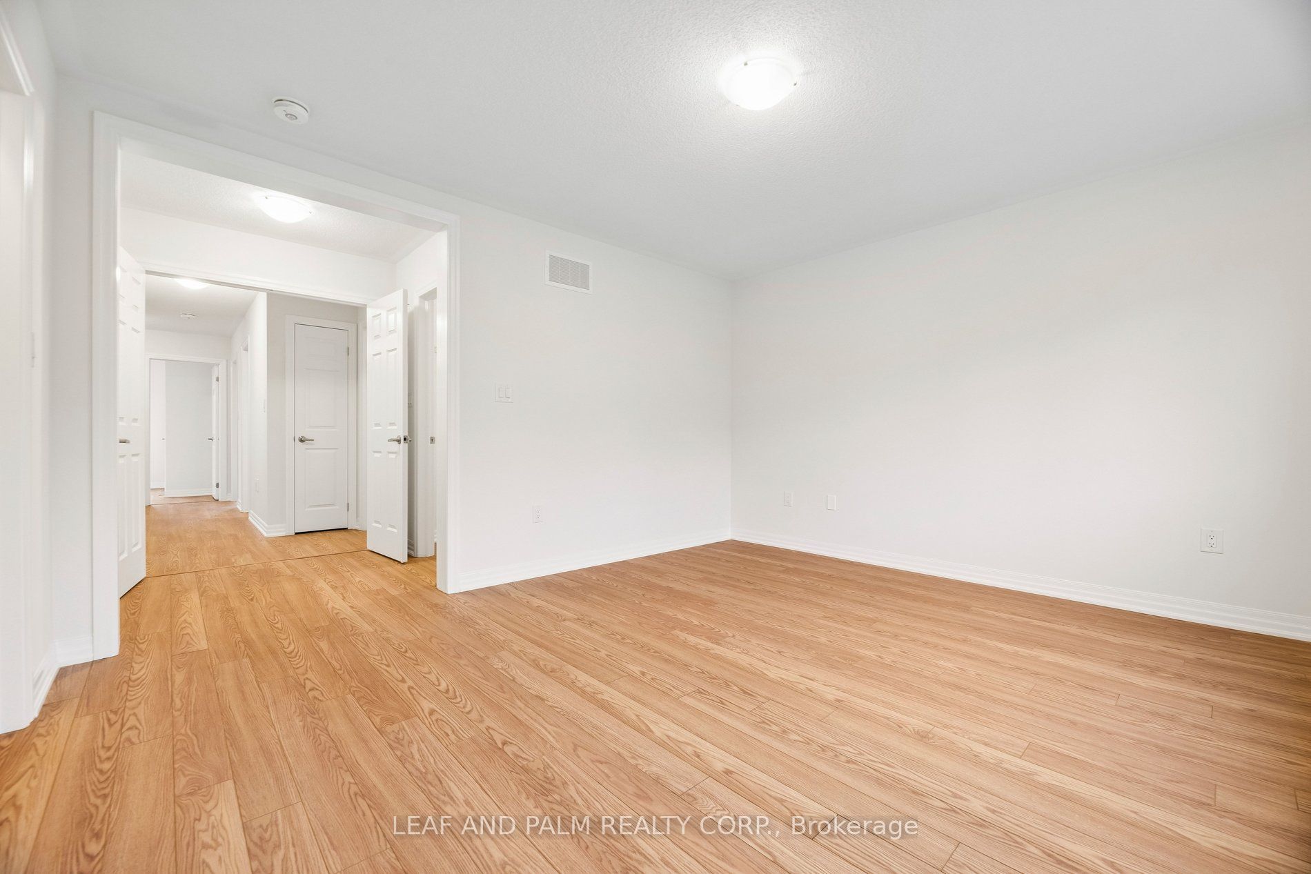 42 Northrop Avenue Property Photo 32