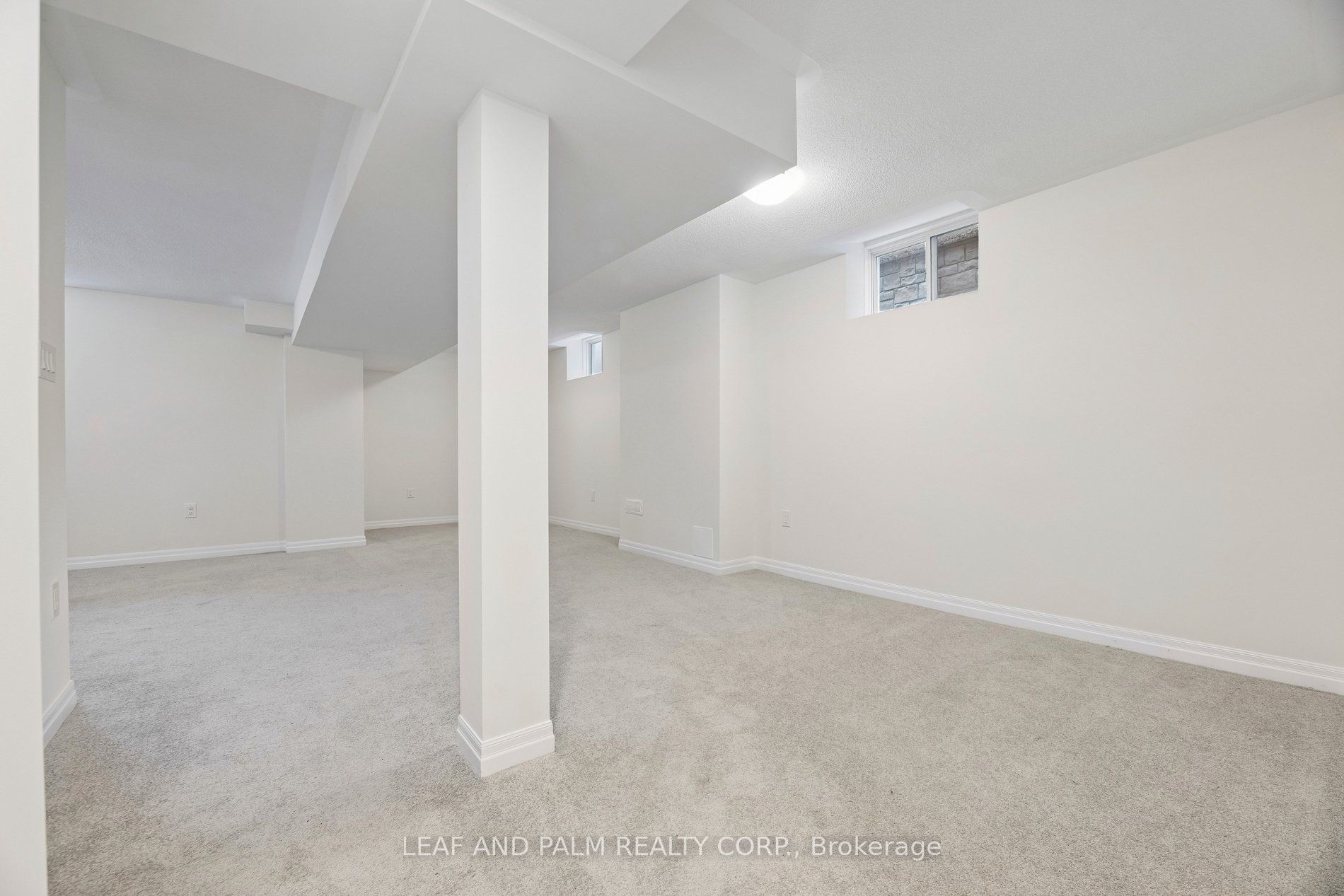 42 Northrop Avenue Property Photo 37