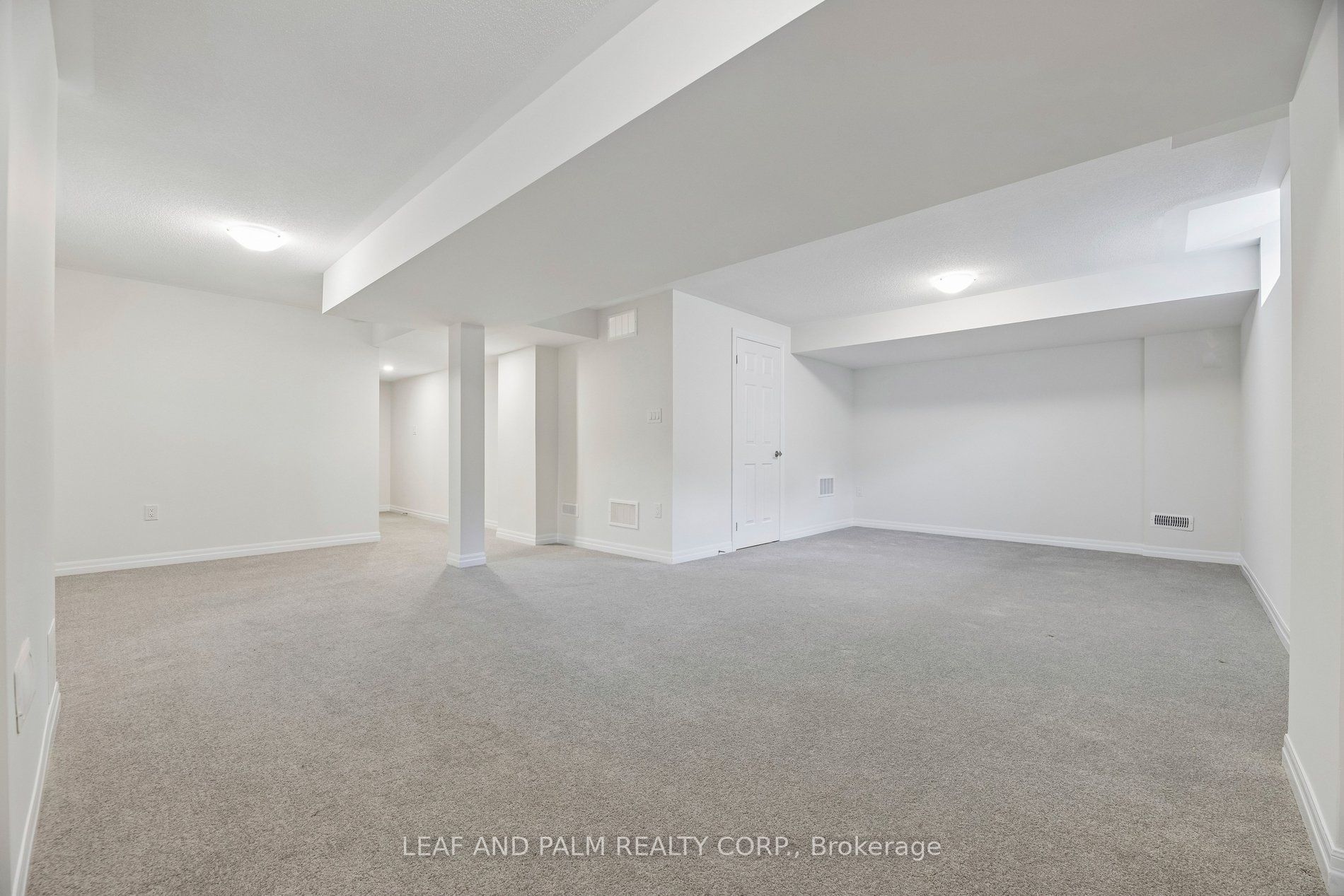 42 Northrop Avenue Property Photo 39
