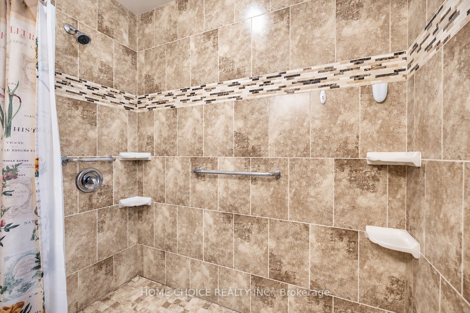 89 Harmony Road N Property Photo 22