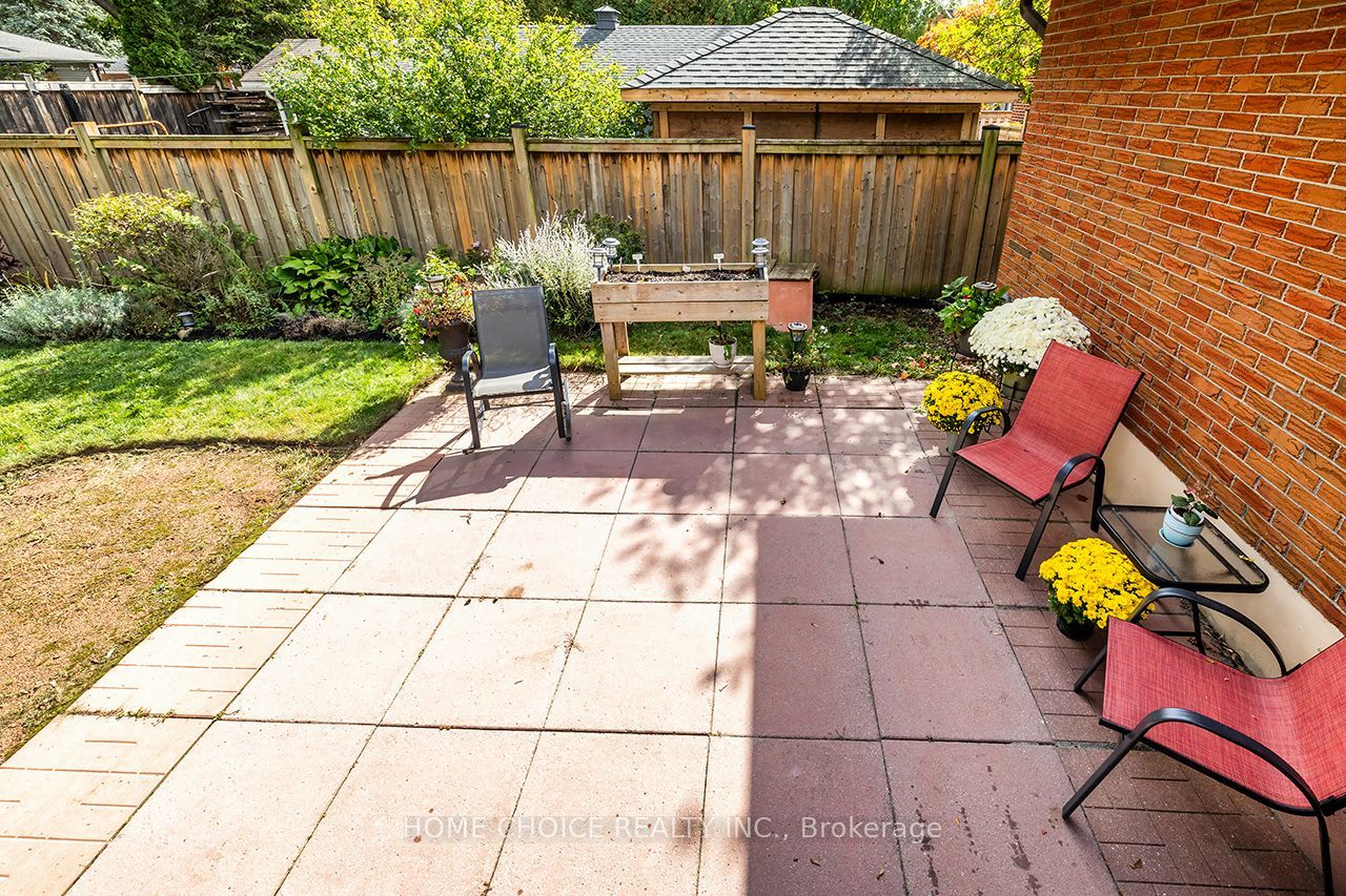 89 Harmony Road N Property Photo 35