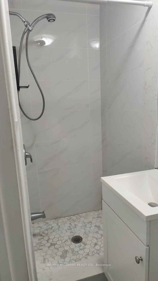 372 Woodbine Avenue Property Photo 4