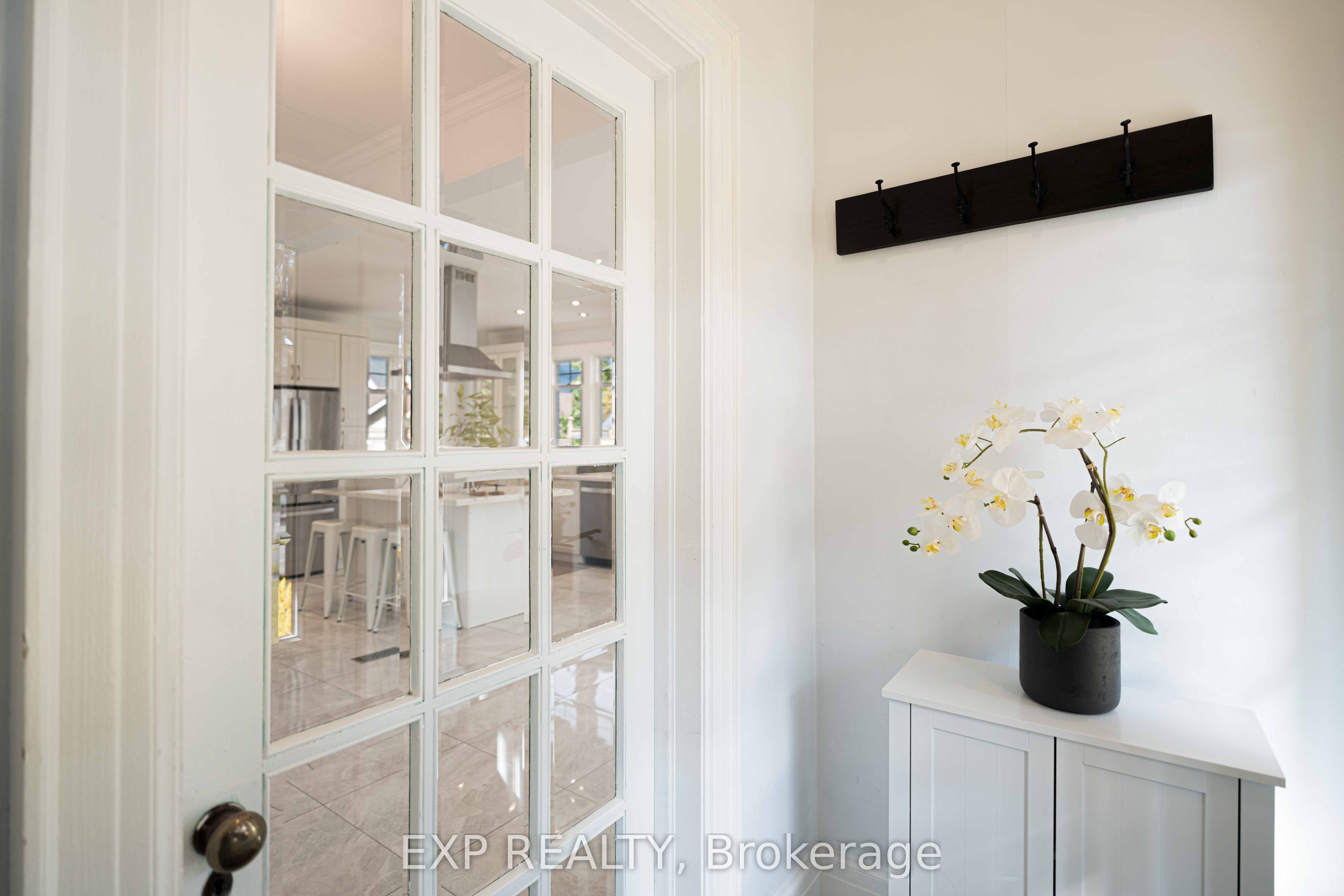308 King Street E Property Photo 6
