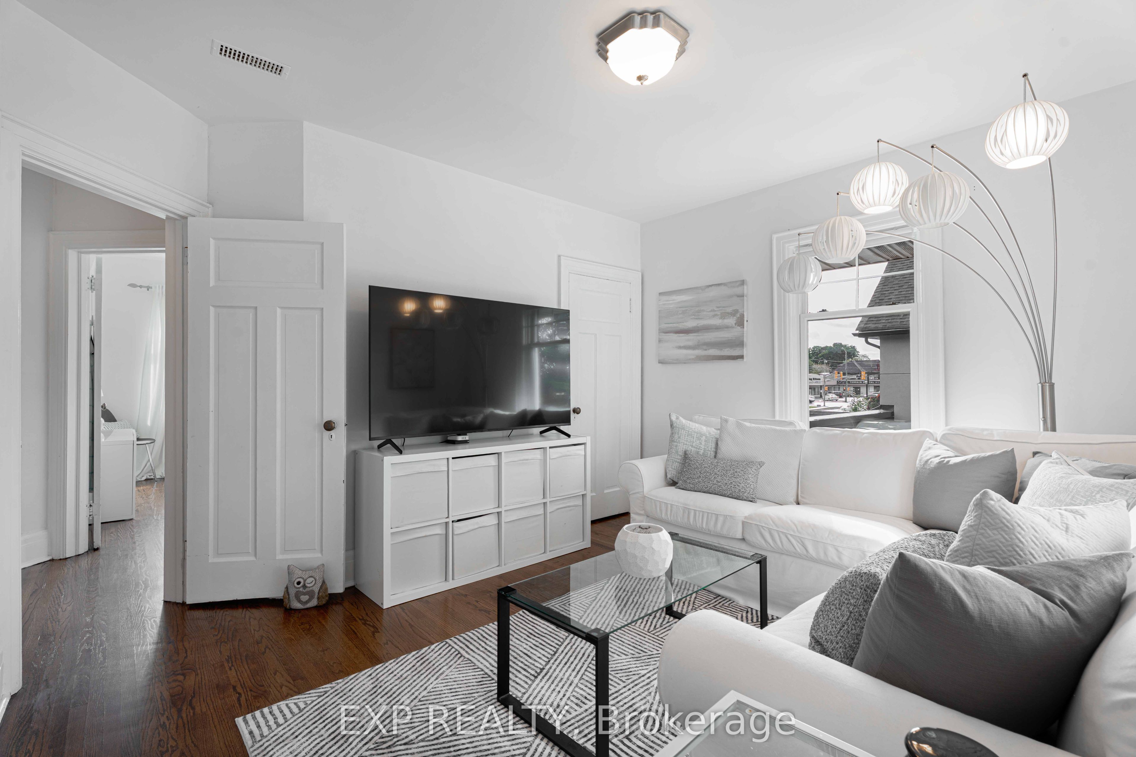 308 King Street E Property Photo 24