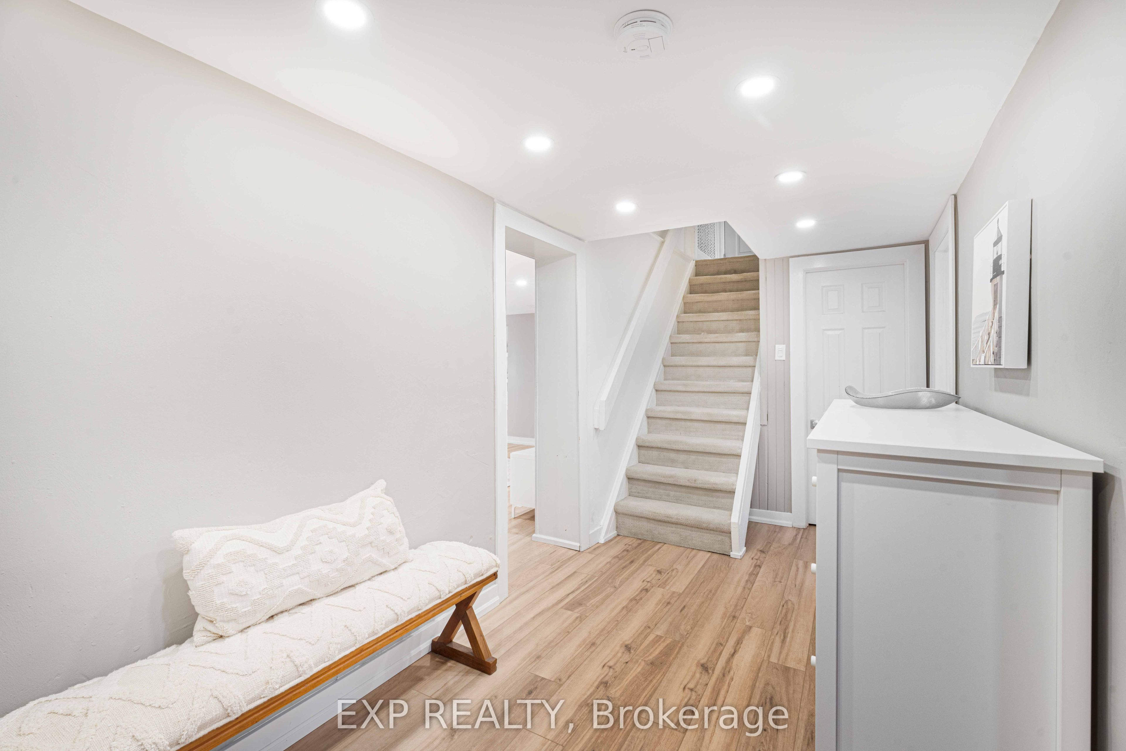 308 King Street E Property Photo 27
