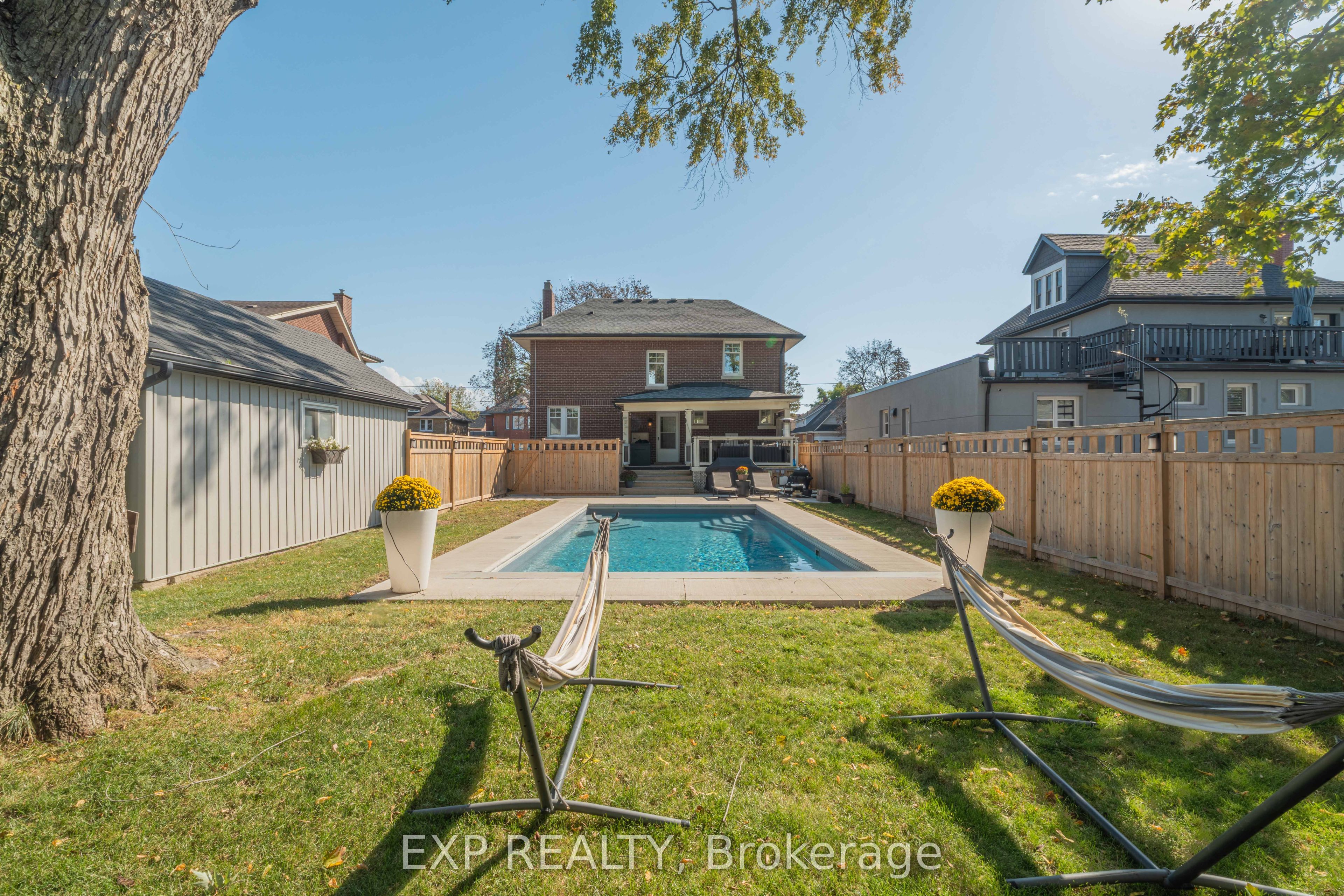 308 King Street E Property Photo 45