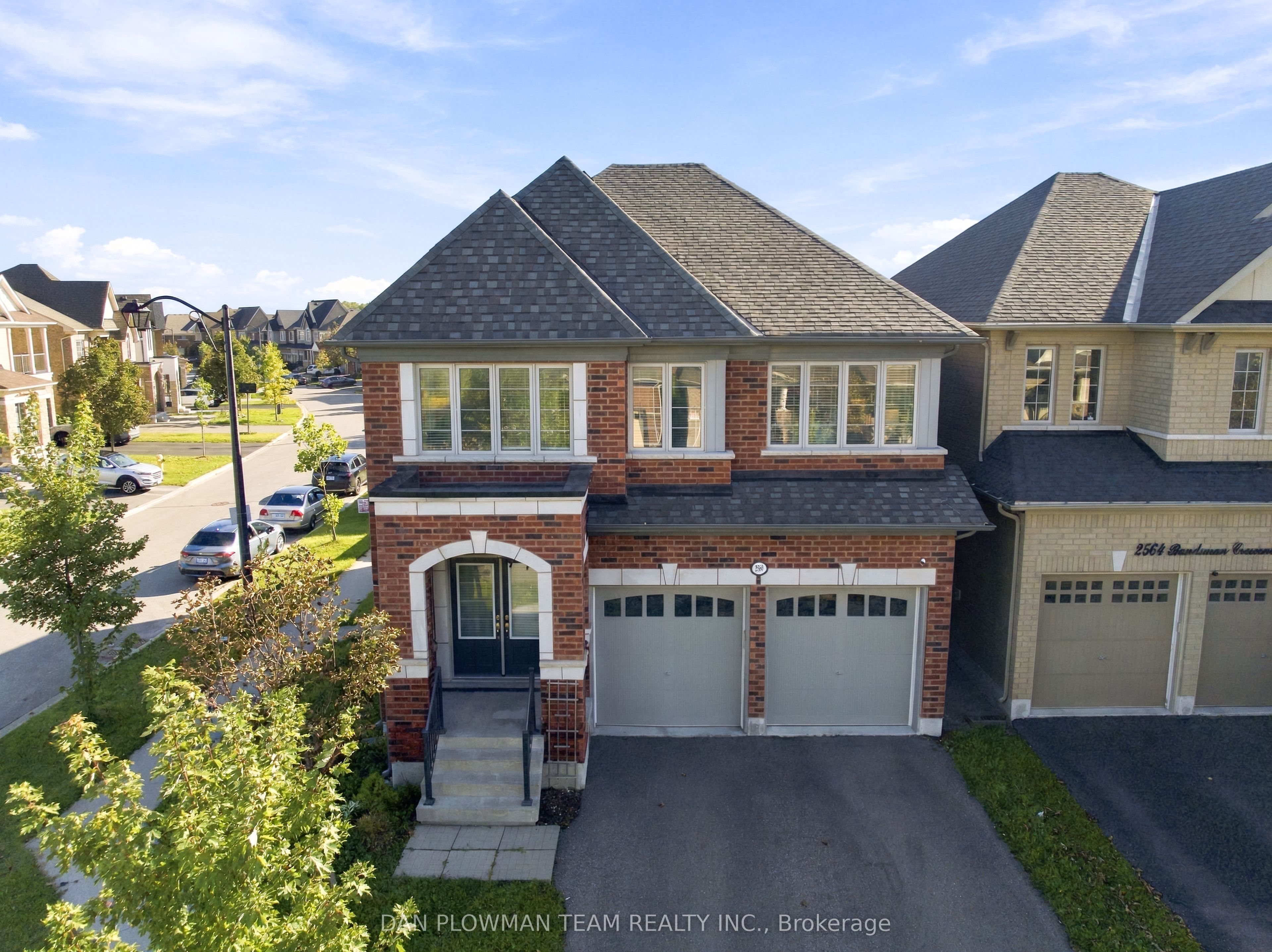 2560 Bandsman Crescent Property Photo 2