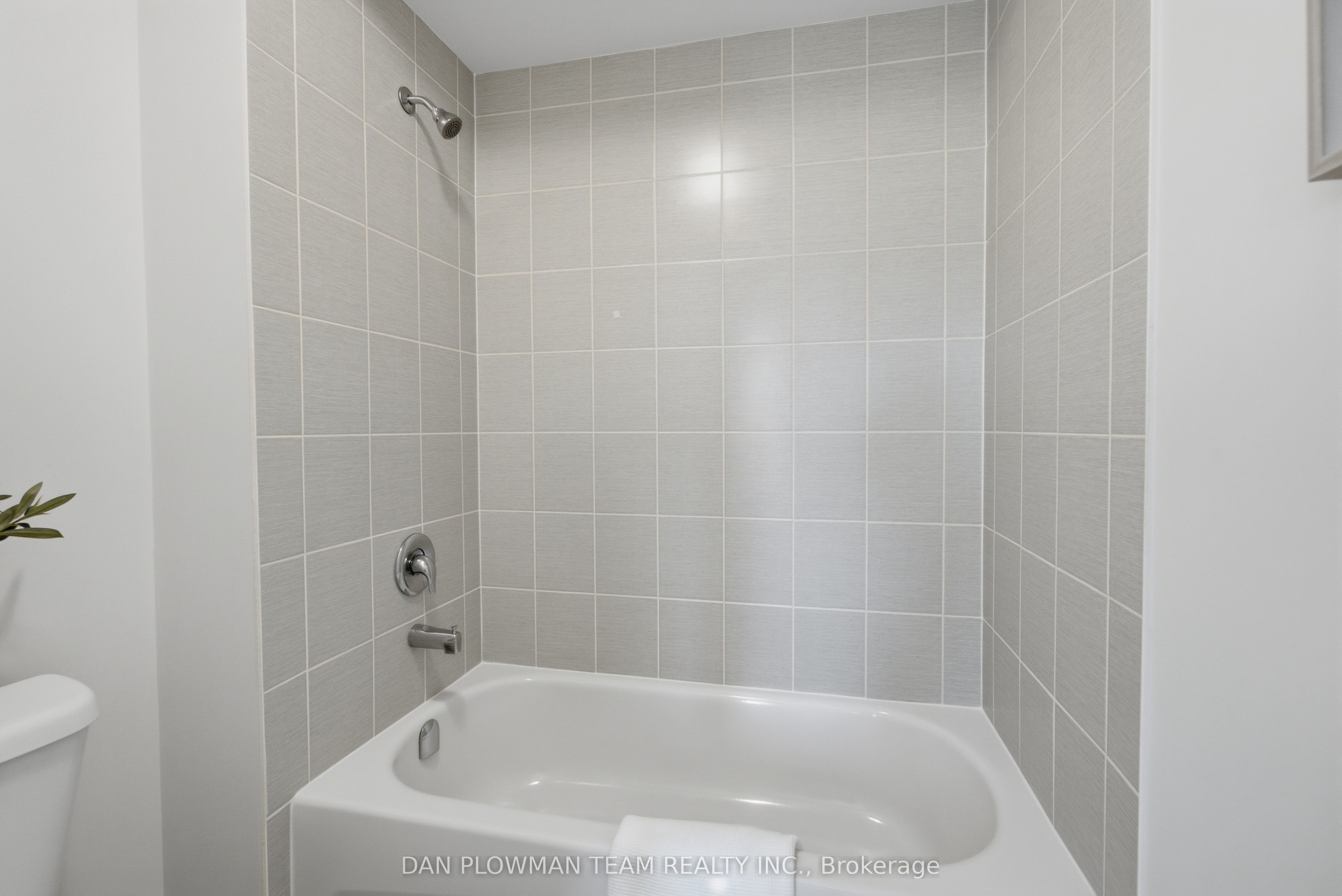2560 Bandsman Crescent Property Photo 36