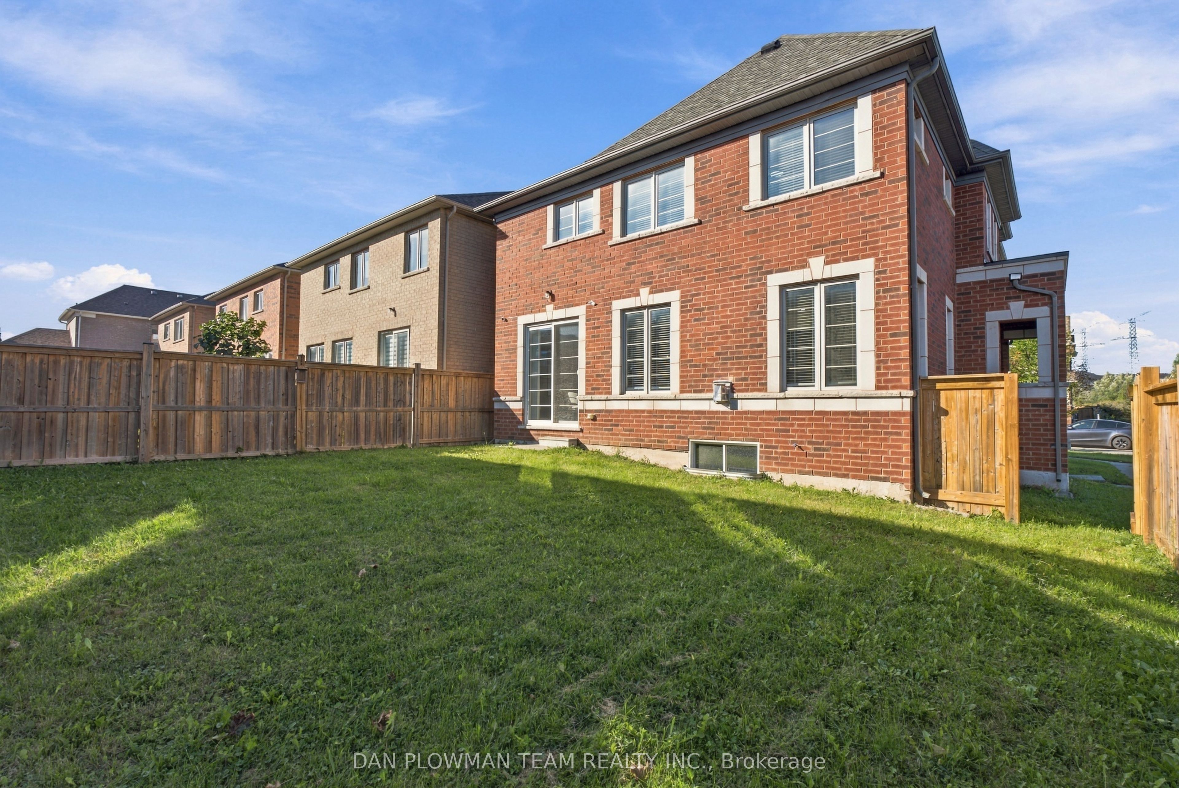 2560 Bandsman Crescent Property Photo 44