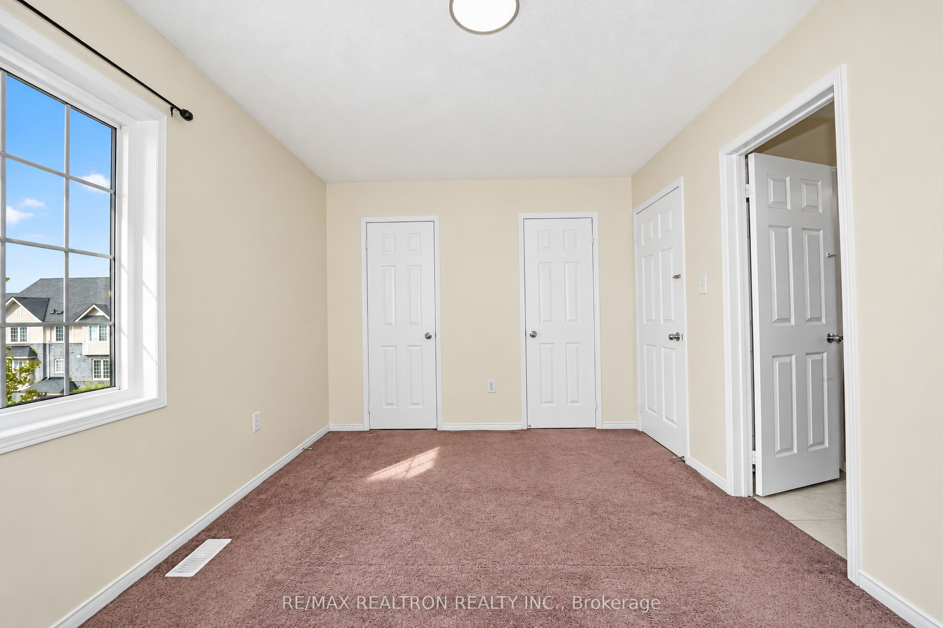 15 Blunden Road Property Photo 18