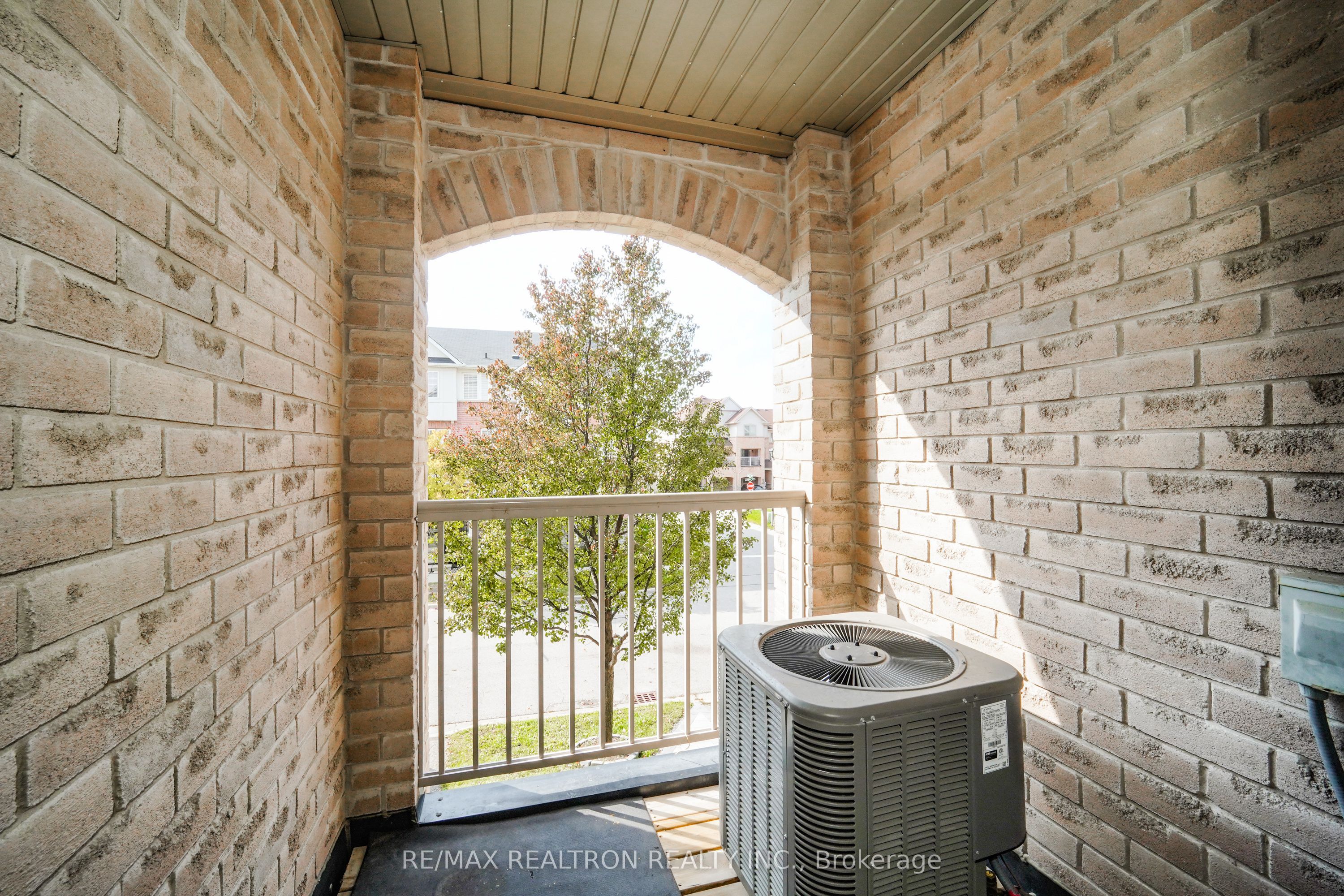 15 Blunden Road Property Photo 25