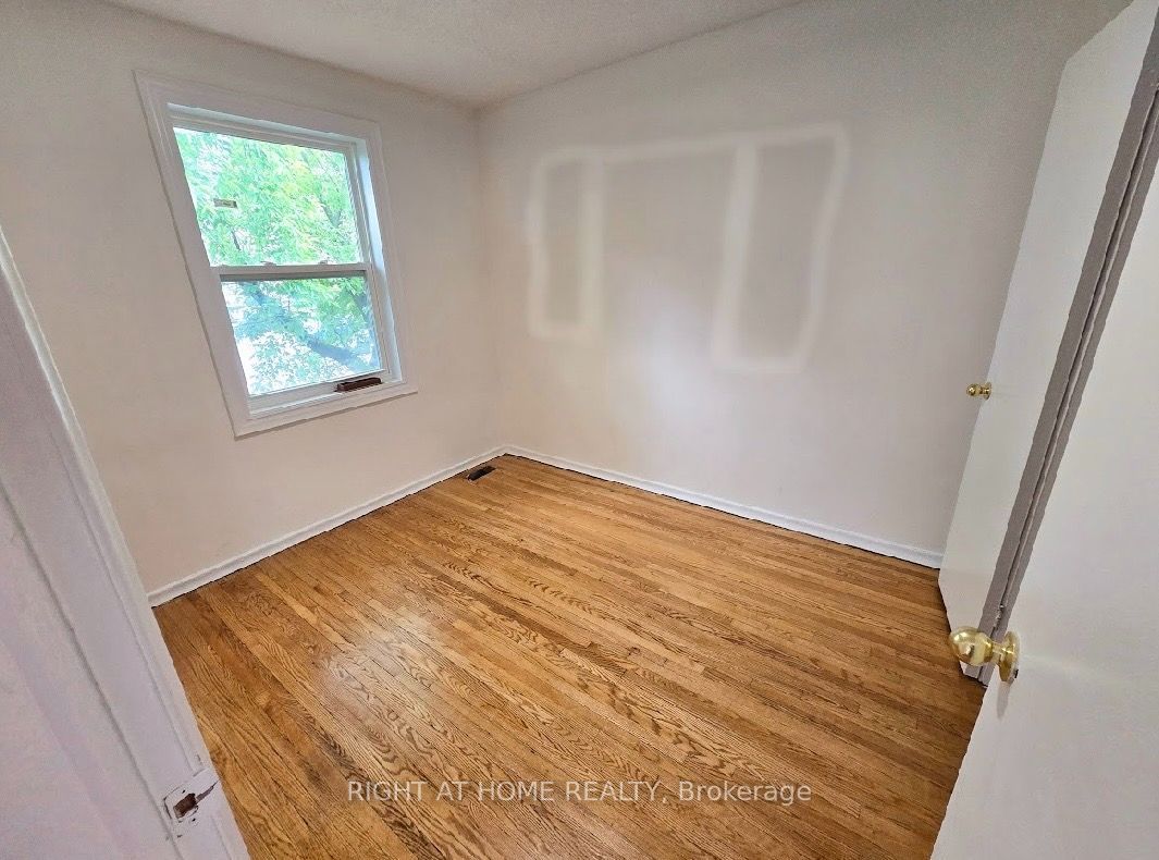 740 Kennedy Road 49 Property Photo 9