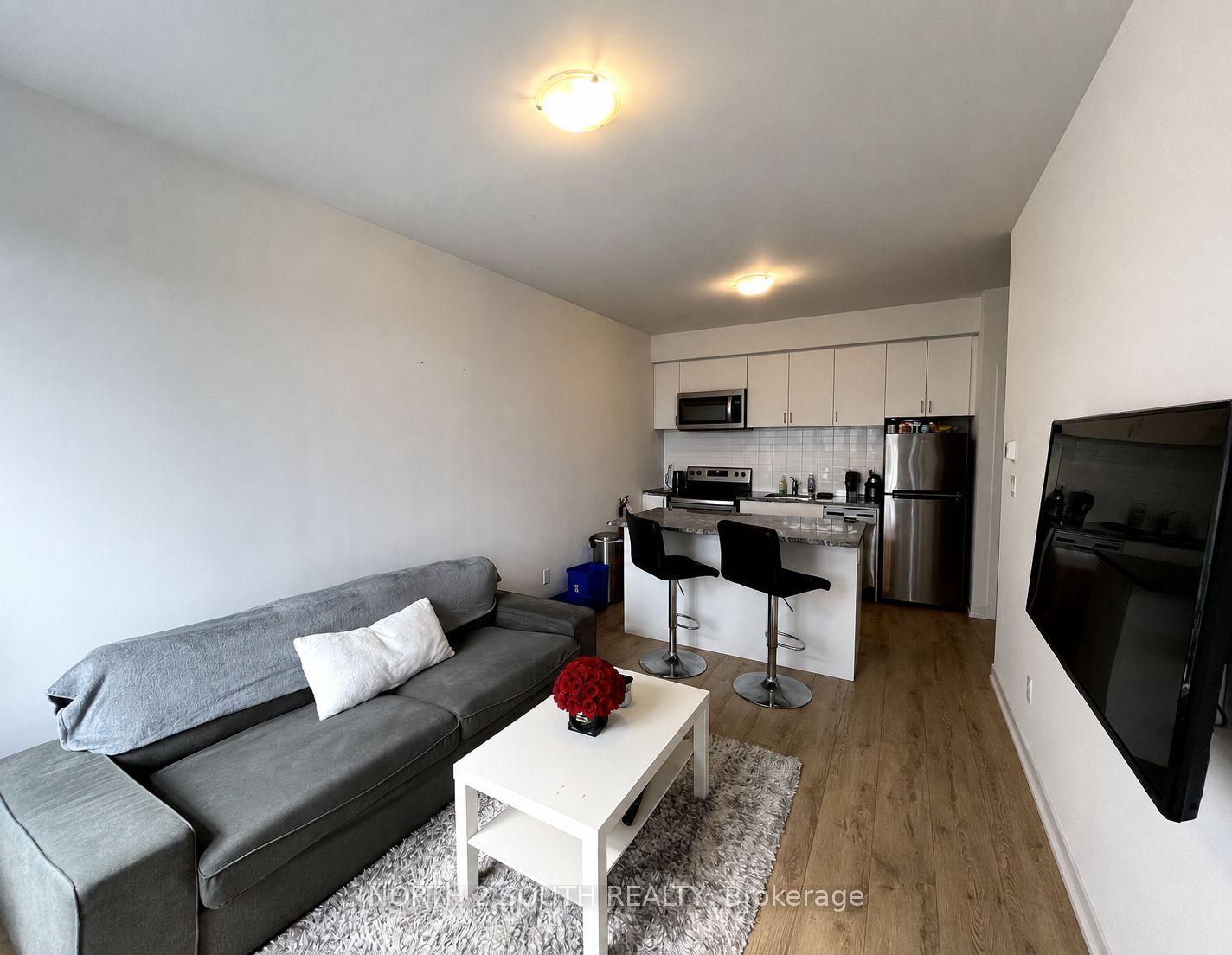 1760 Simcoe Street N 93 (rm 2) Property Photo 3